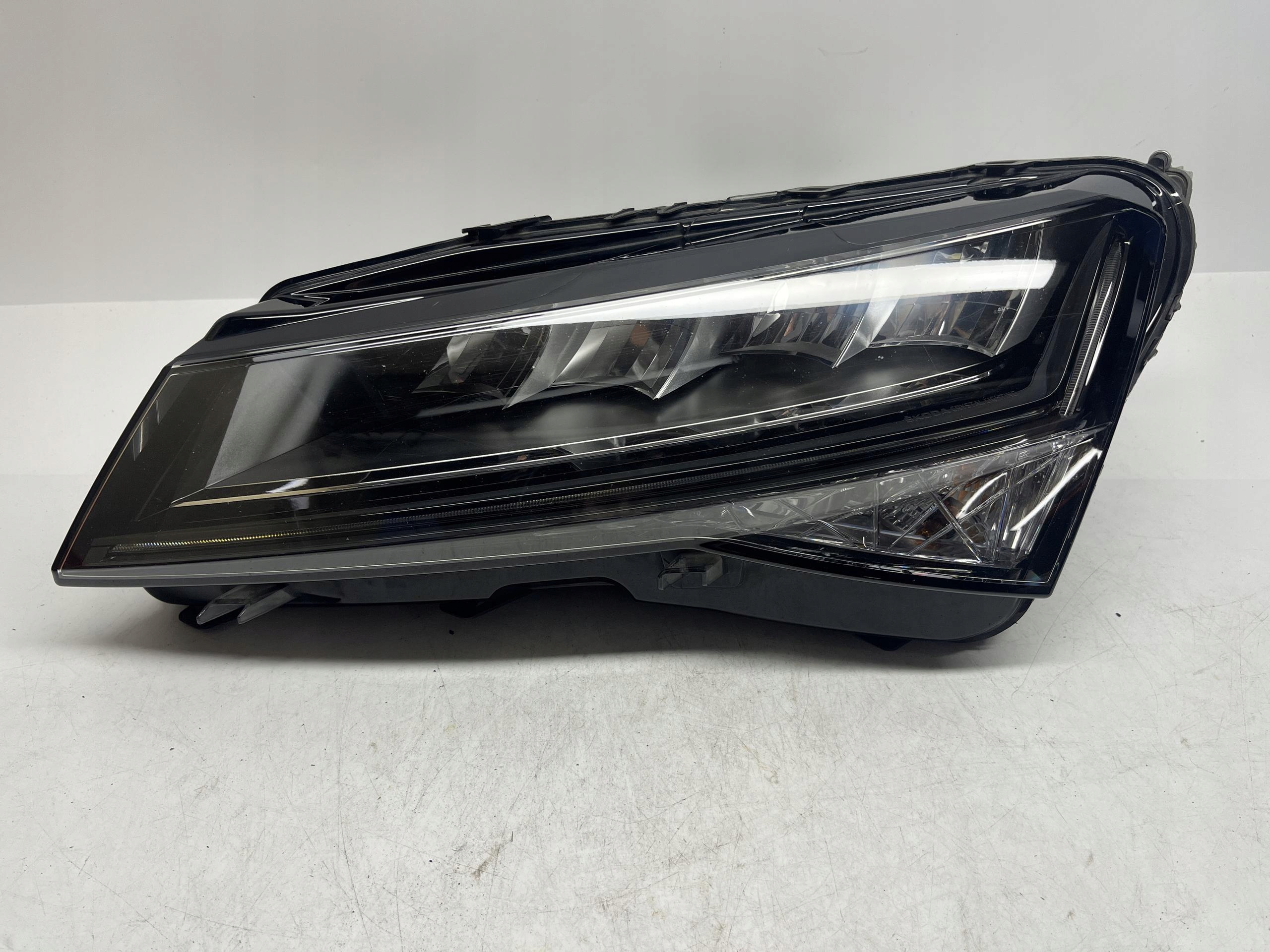 SKODA Superb Reflektor Lampa Przód Lewy LED 3V1941015C