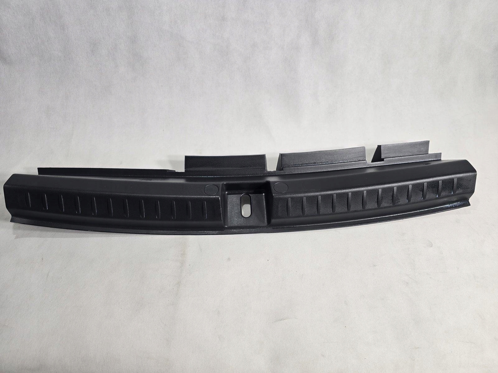 SEAT IBIZA IV KOMBI OSŁONA PASA TYLNEGO TYŁ MASKOWNICA 6J8863459