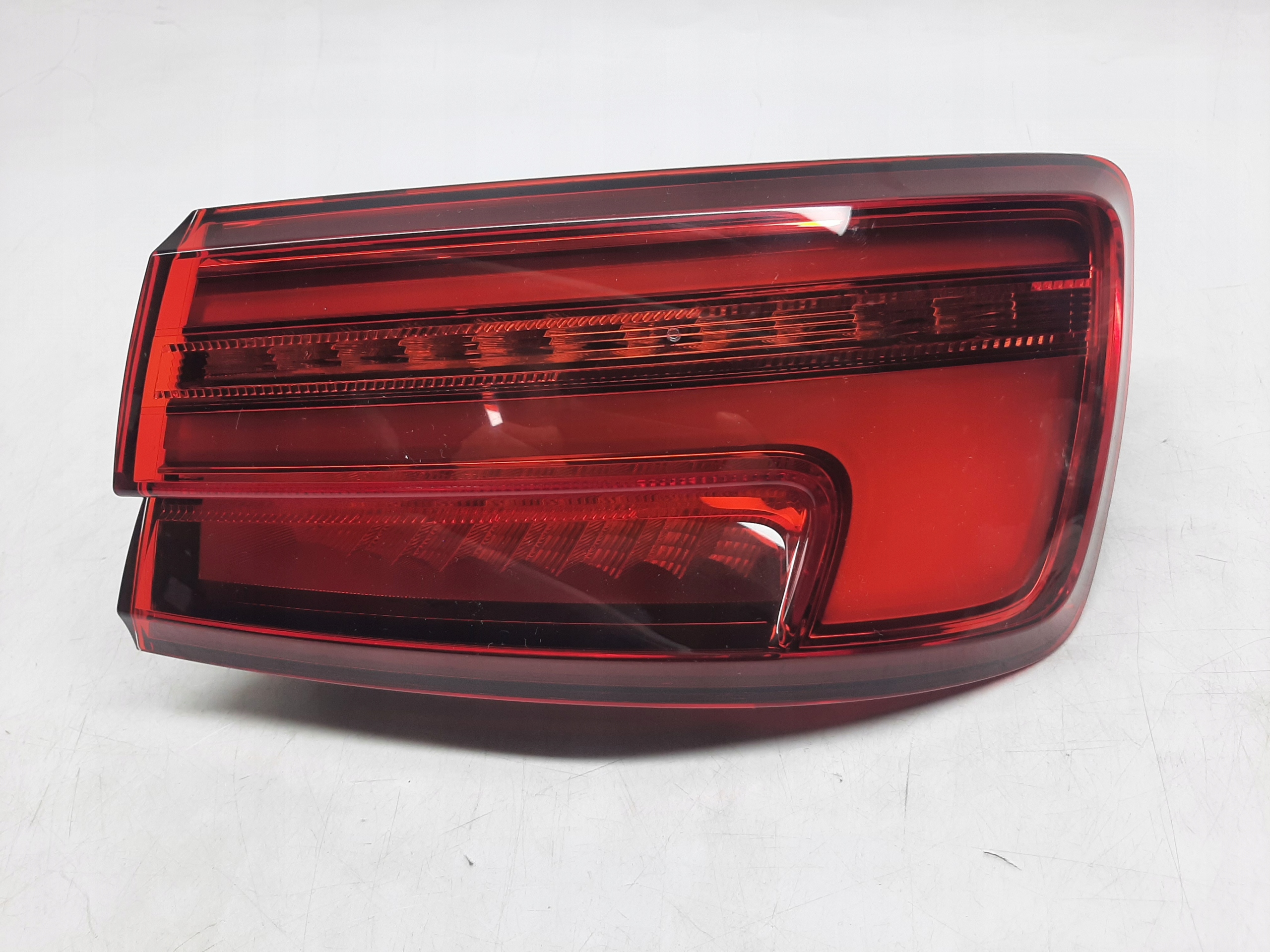 AUDI A3 8V LIMOUSINE LAMPA TYŁ TYLNA PRAWA PRAWY LED 8V5945070B