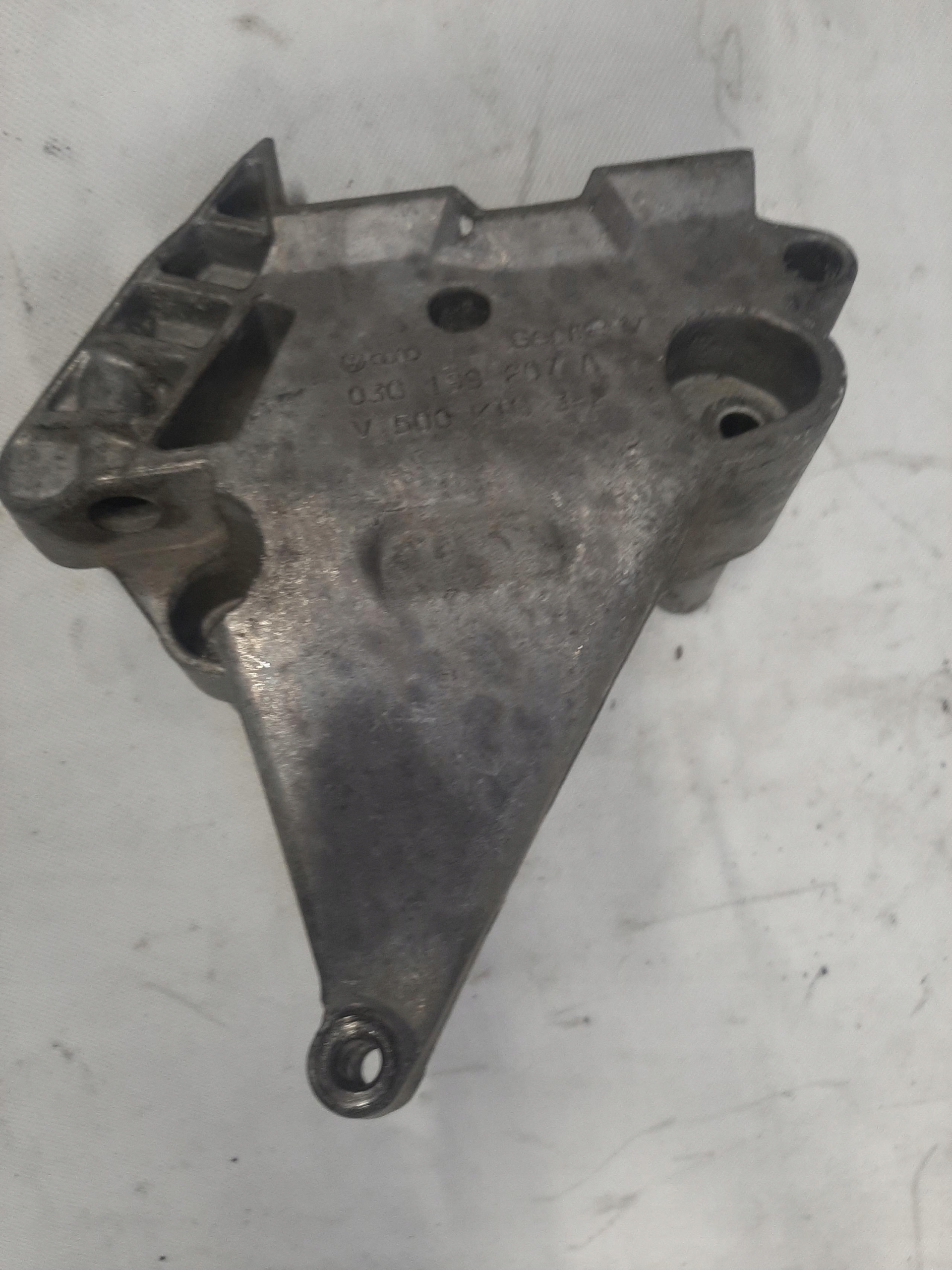 VW GOLF V AUDI A3 8P OCTAVIA II 2.0 TDI ŁAPA MOCOWANIE SILNIKA 03G199207A