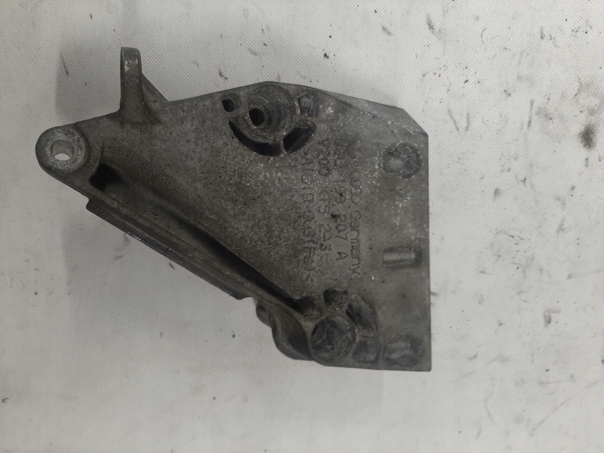 VW POLO V 6R AUDI A1 8X TOLEDO IV 1.6 TDI ŁAPA MOCOWANIE SILNIKA 03L199207A