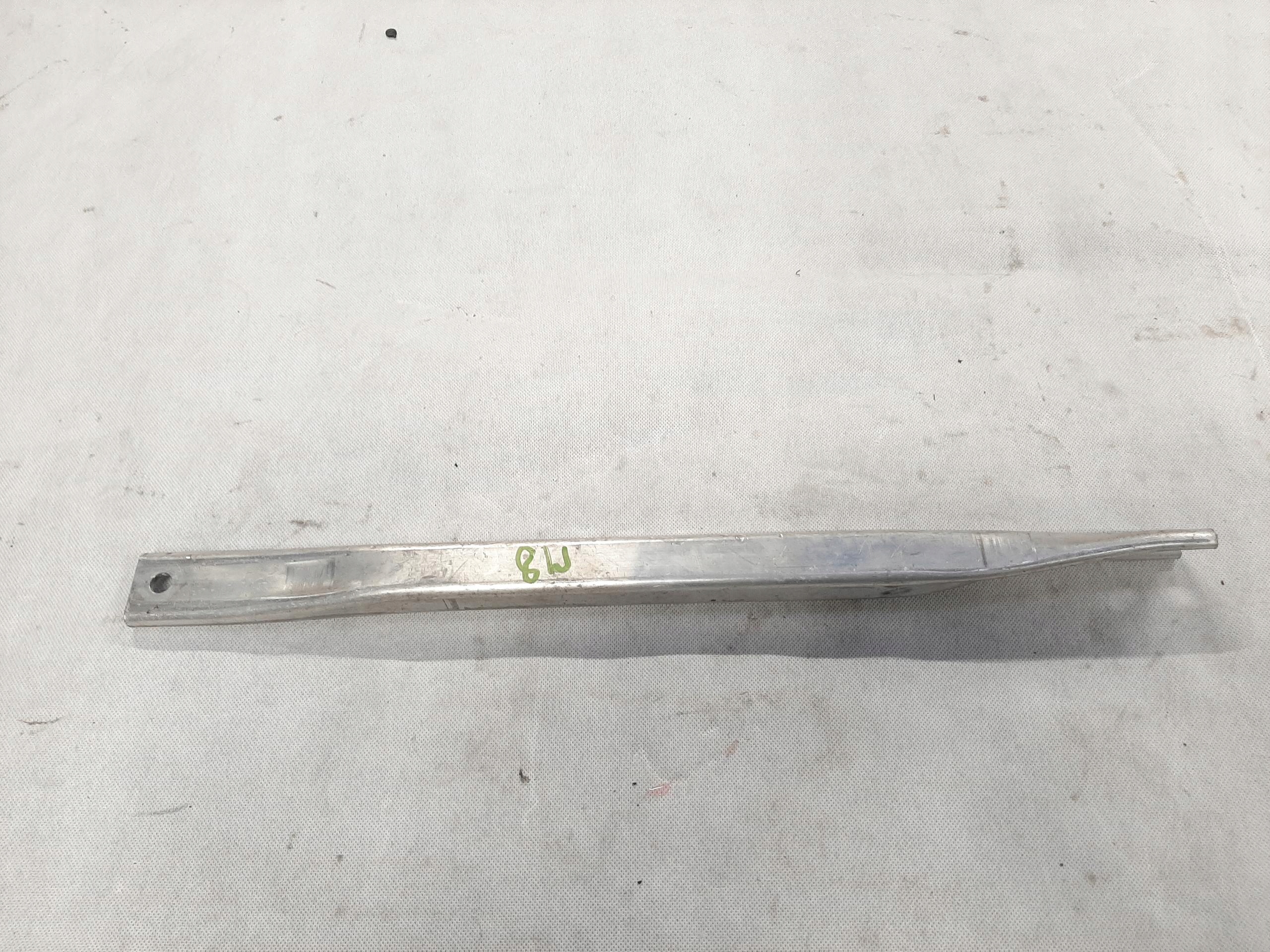 AUDI A4 B9 STELAŻ WZMOCNIENIE ZDERZAKA PRZÓD 8W0805645