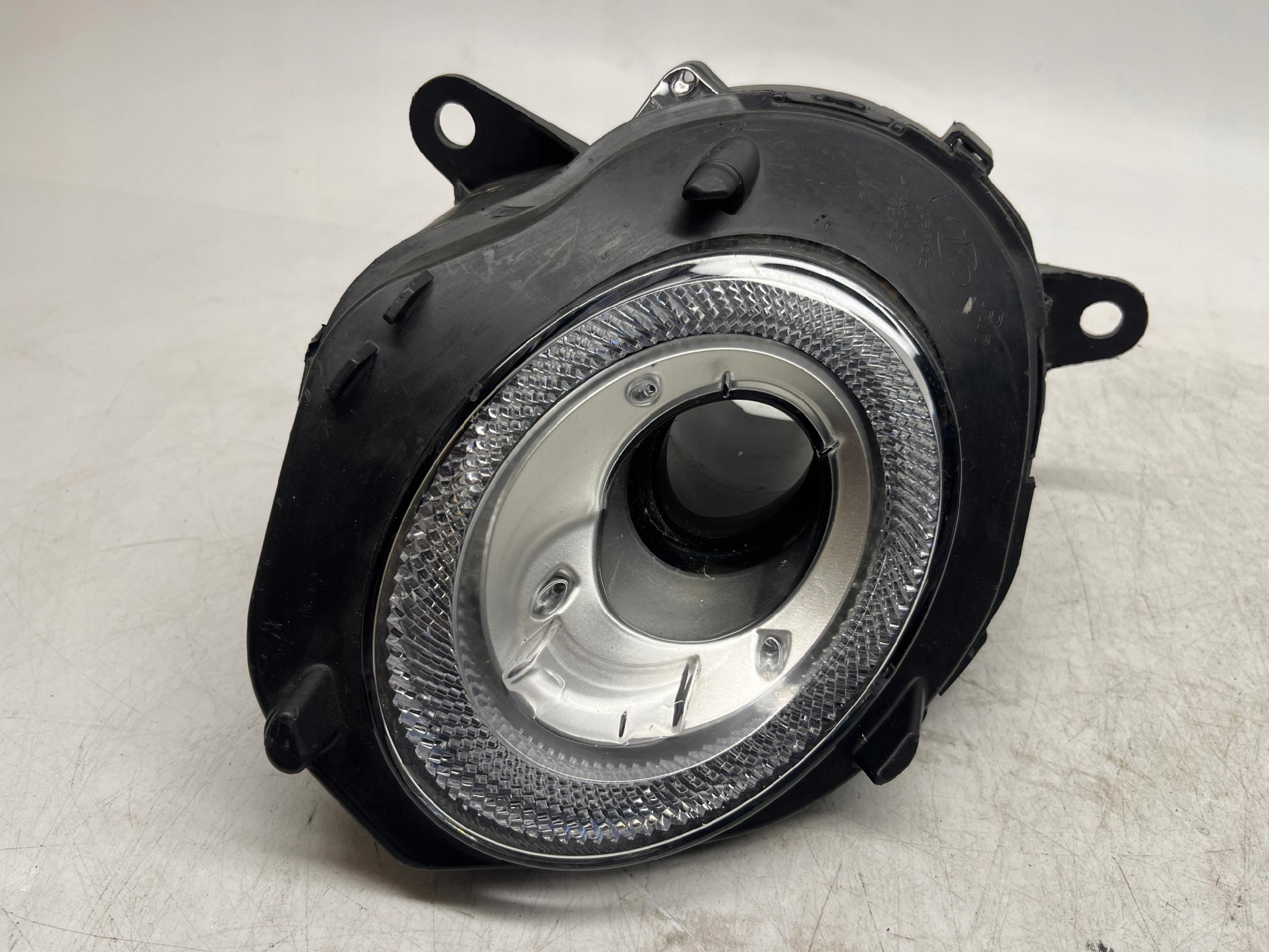 BENTLEY BENTAYGA LAMPA PRAWA KIERUNKOWSKAZ DRL HALOGEN LED SAE 36A953042A