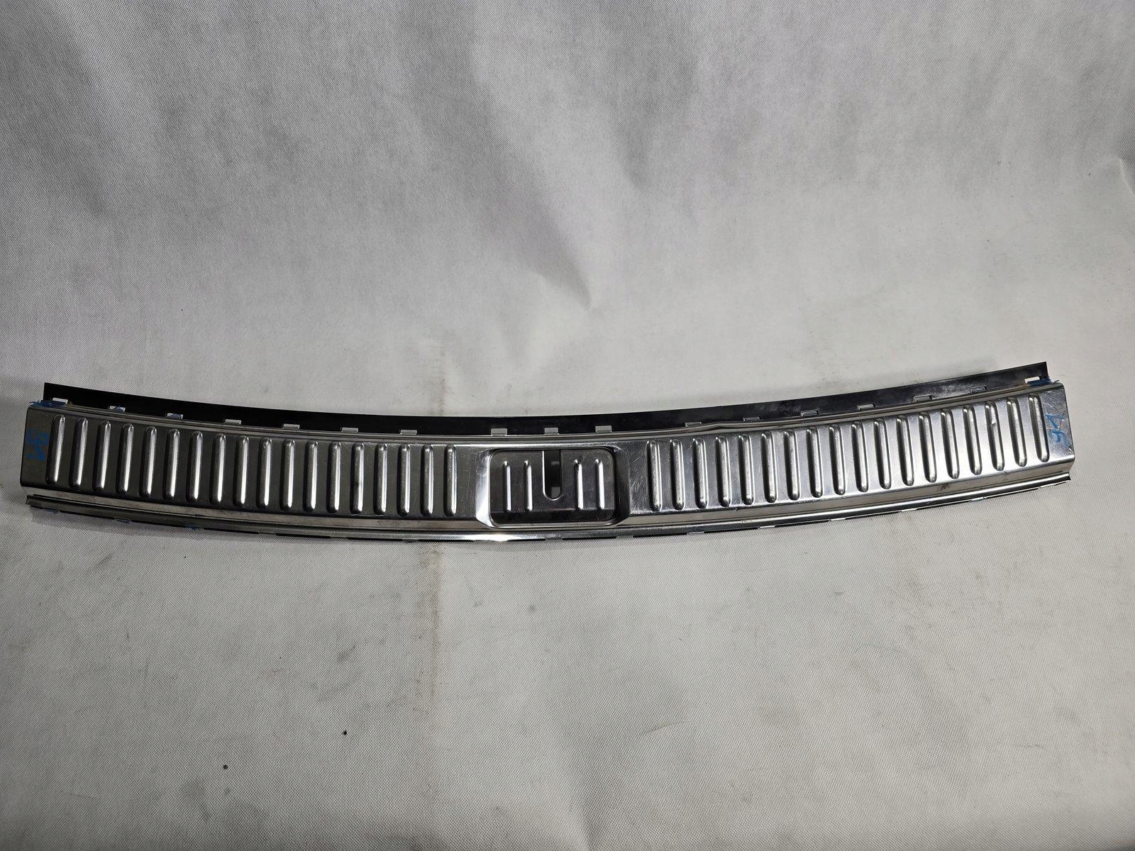 VW TOUAREG II 7P CAYENNE II OSŁONA PASA TYLNEGO TYŁ MASKOWNICA 7P0863459E