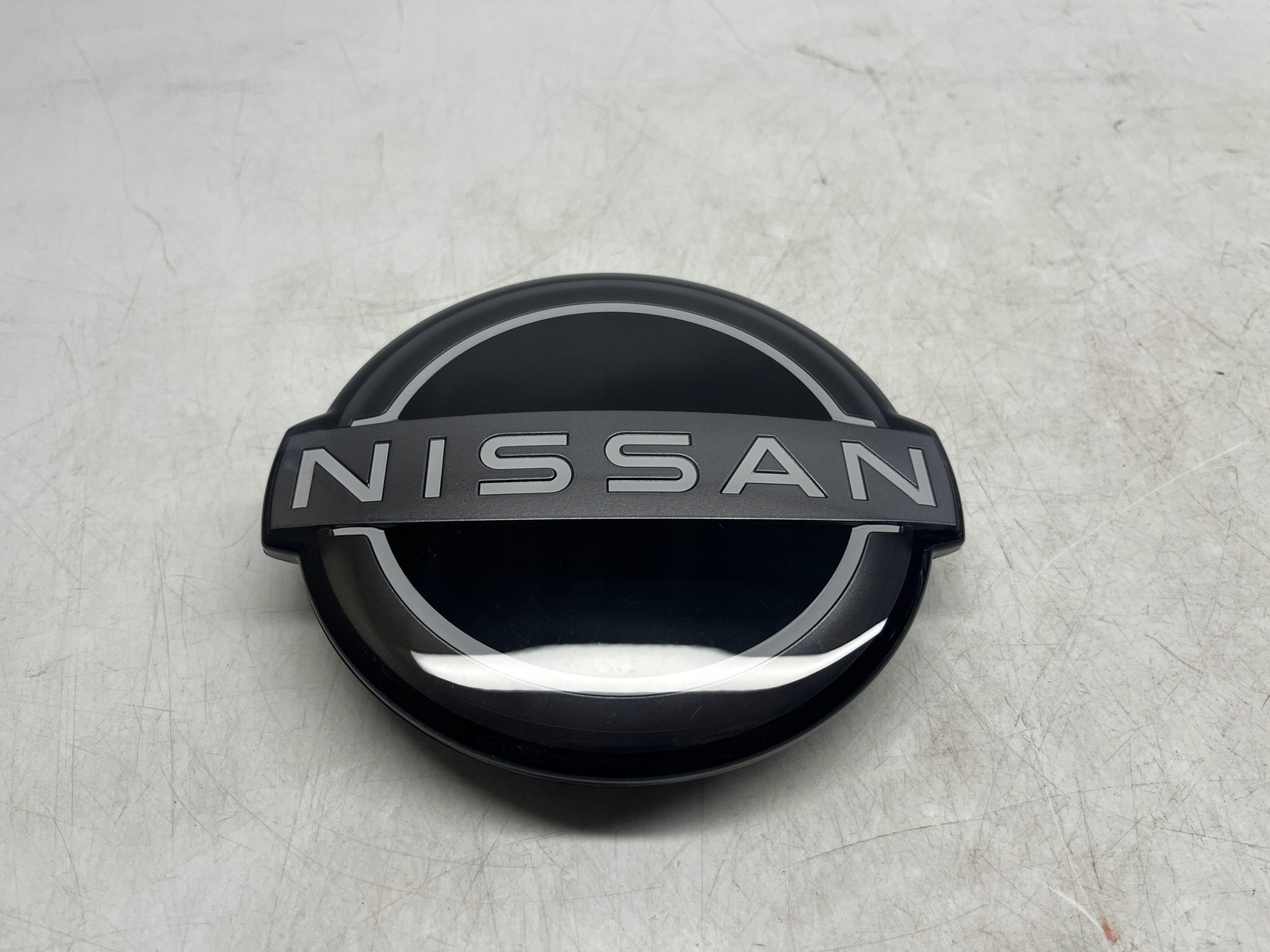 Nissan X-Trail T33 Qashqai J12 E-Power Emblemat Znaczek logo 628906US0A