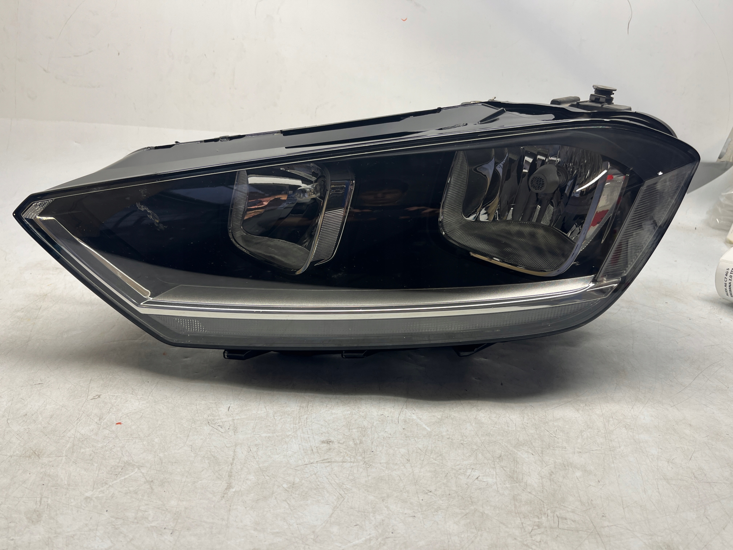 VOLKSWAGEN GOLF SPORTSVAN LIFT REFLEKTOR LAMPA LEWA PRZEDNIA 517941005B