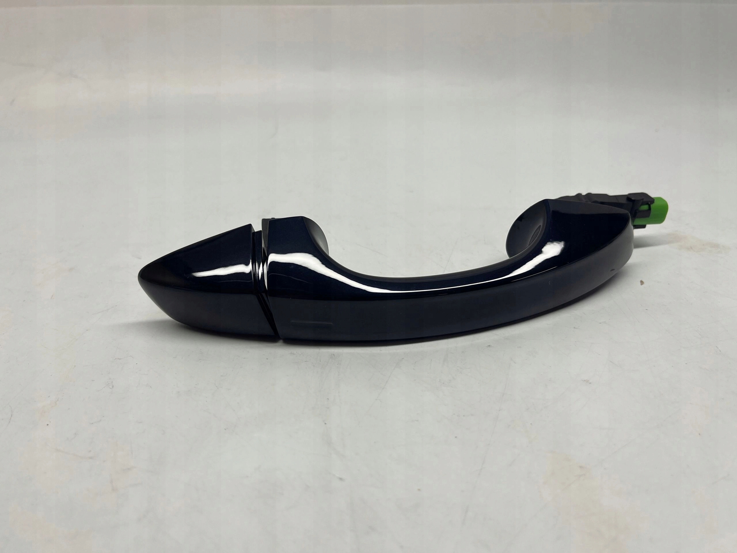 Volkswagen Touareg III klamka uchwyt keyless prawa 760837206