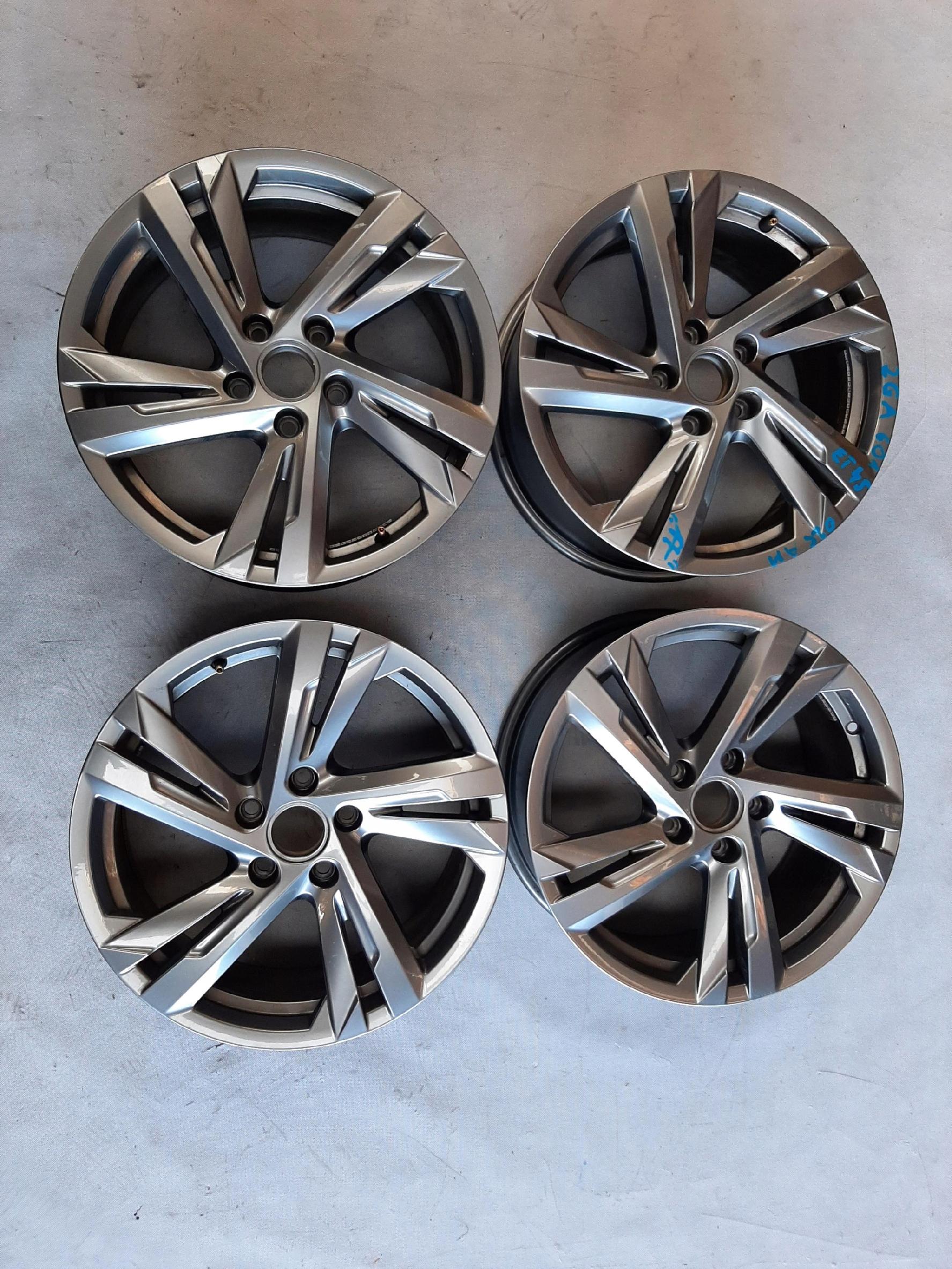 VW T-ROC FELGI ALUMINIOWE R17 7J ET45 5x112 2GA601025AM