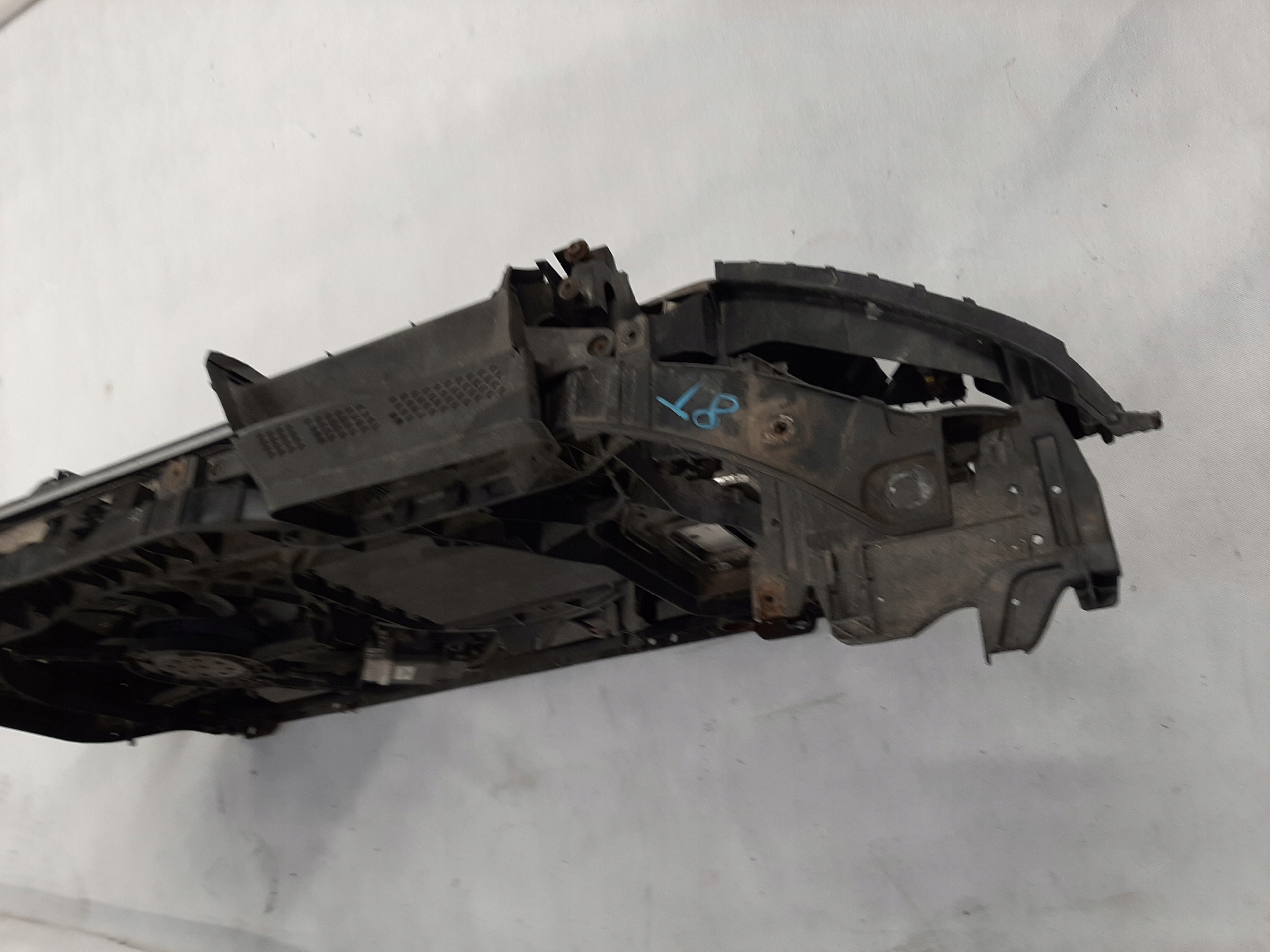 AUDI A4 B8 PAS PRZEDNI KOMPLETNY 8K0805594L 8K0805608