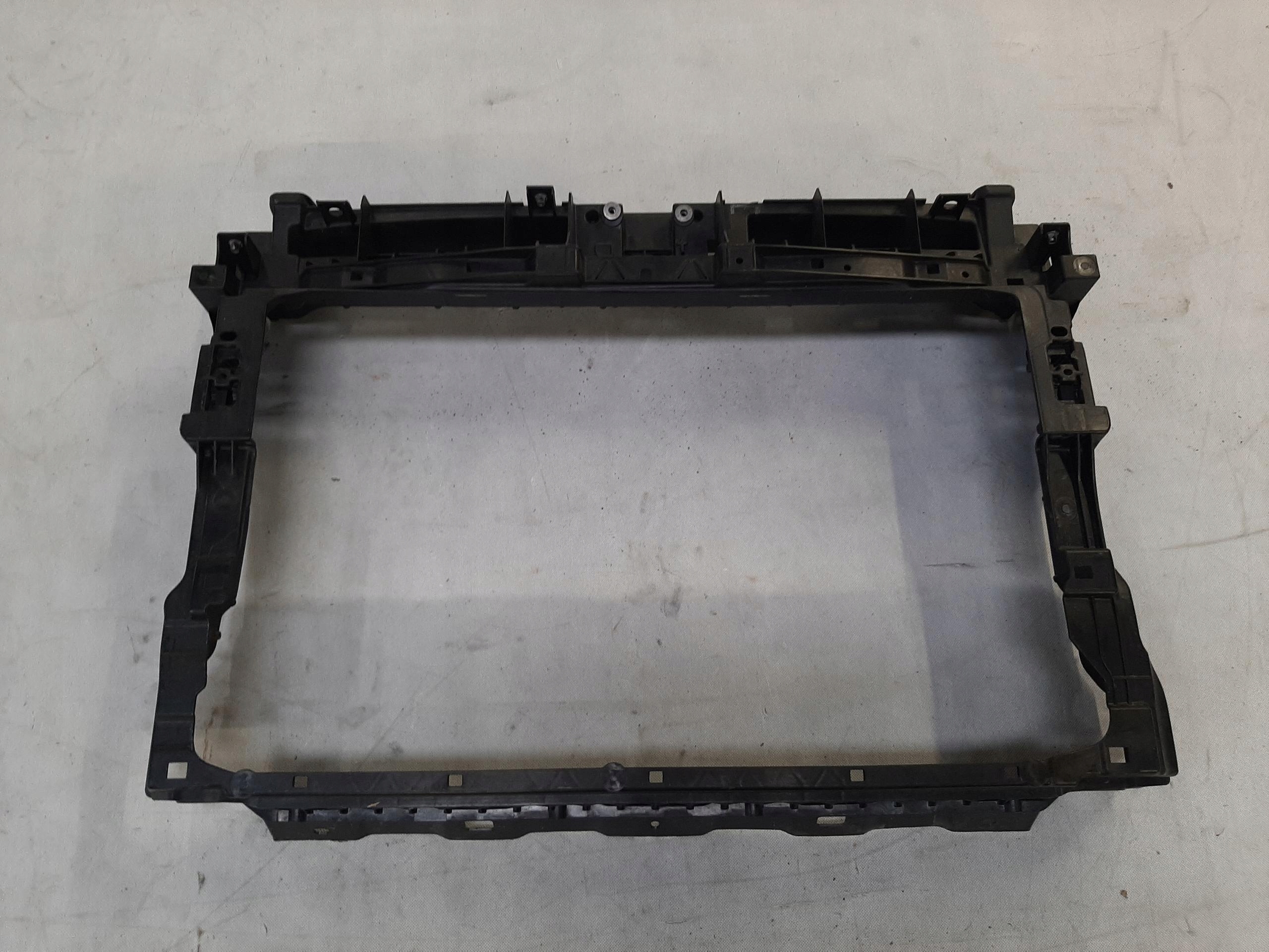 SEAT TARRACO PAS PRZEDNI WZMOCNIENIE PRZÓD 5FJ805588