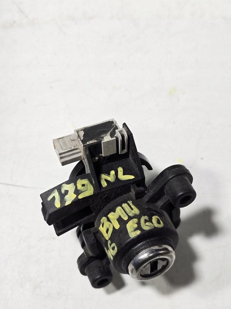 BMW 5 E60 WKŁADKA ZAMKA KLAPY TYŁ WKŁADKA ZAMKA KLAPY TYŁ E60