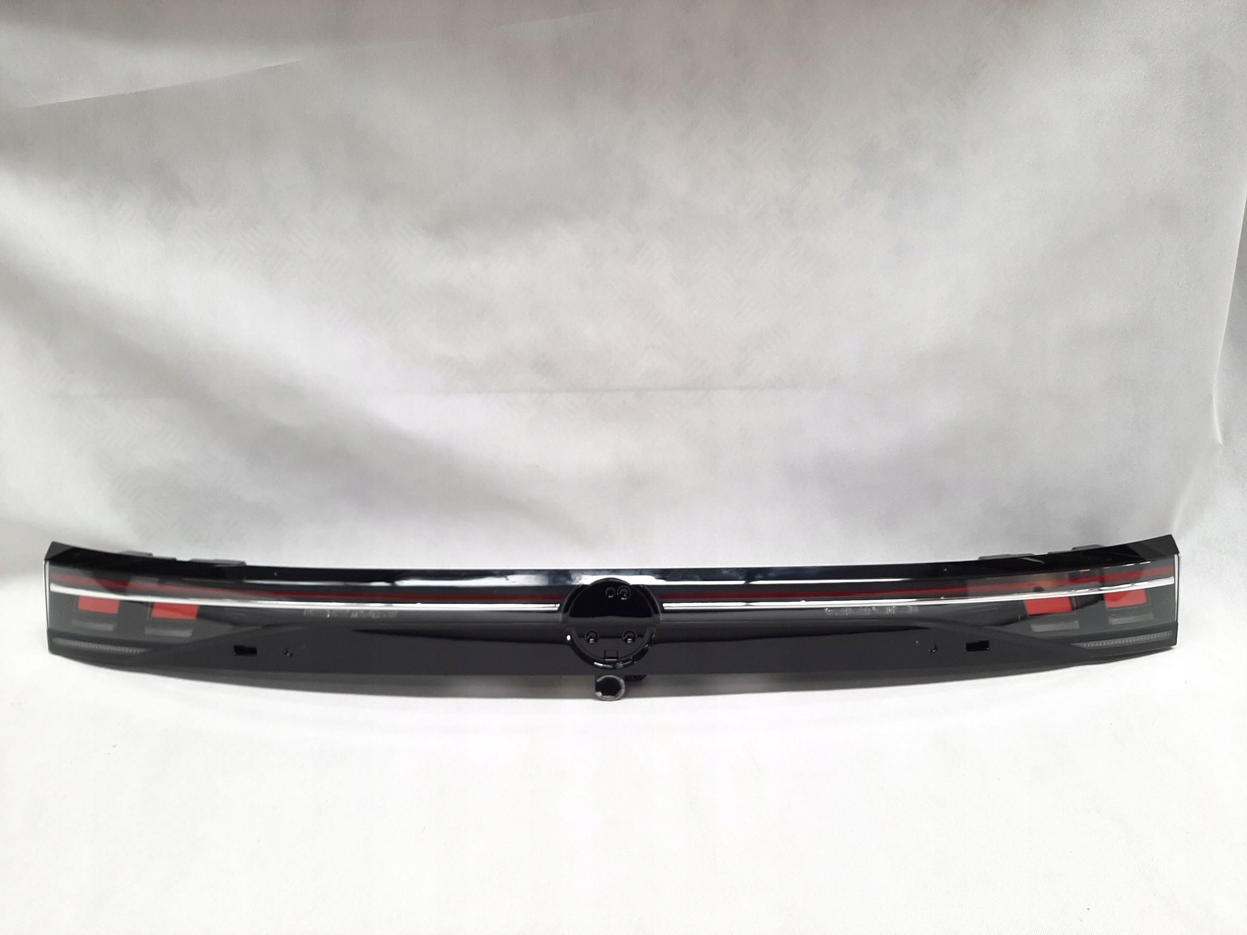 VW PASSAT B9 VARIANT BLENDA LAMPA KLAPY TYŁ LED 3J0945307