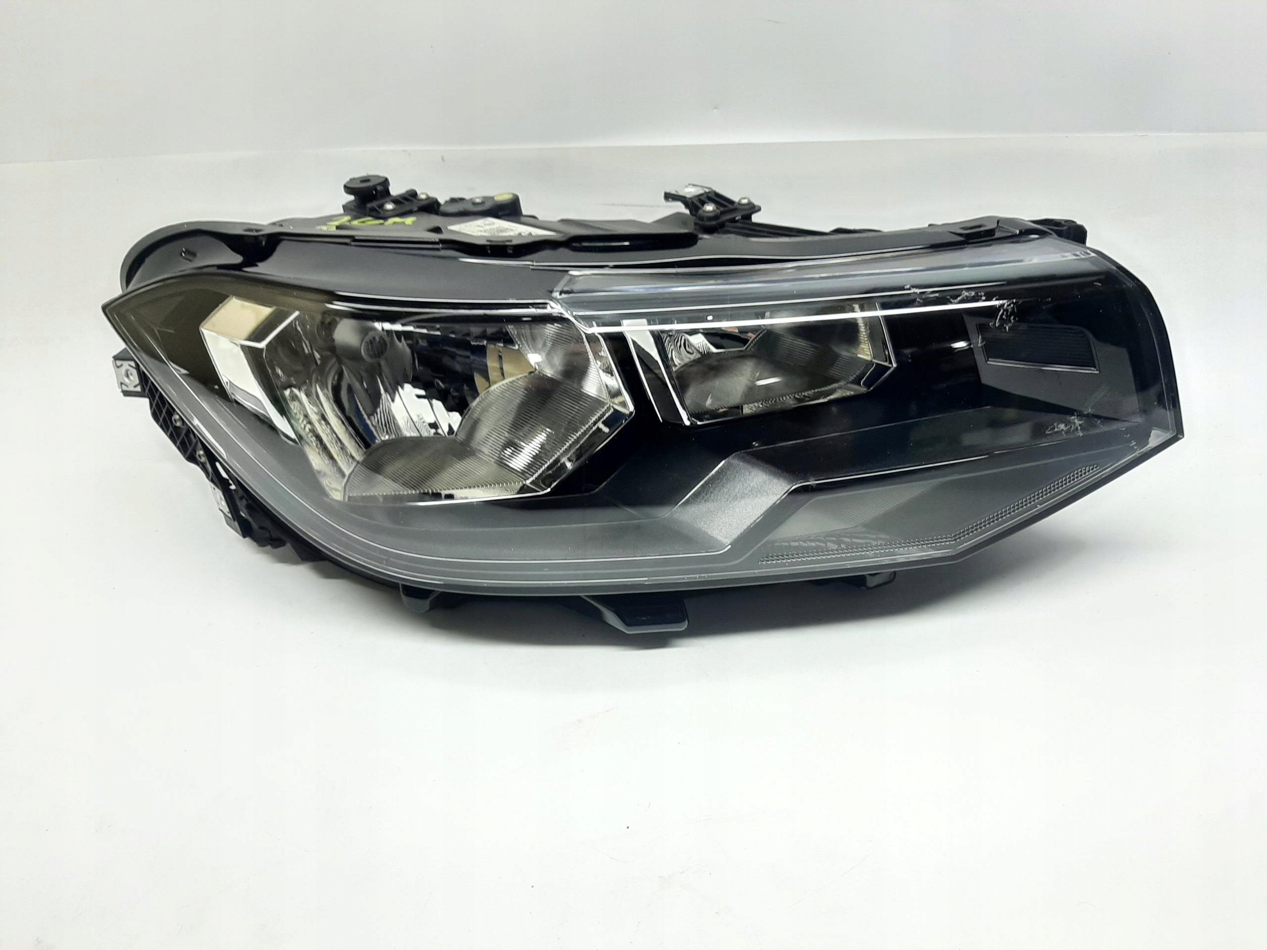 VOLKSWAGEN T-CROSS 2018- LAMPA REFLEKTOR PRAWY PRZÓD 2GM941006A