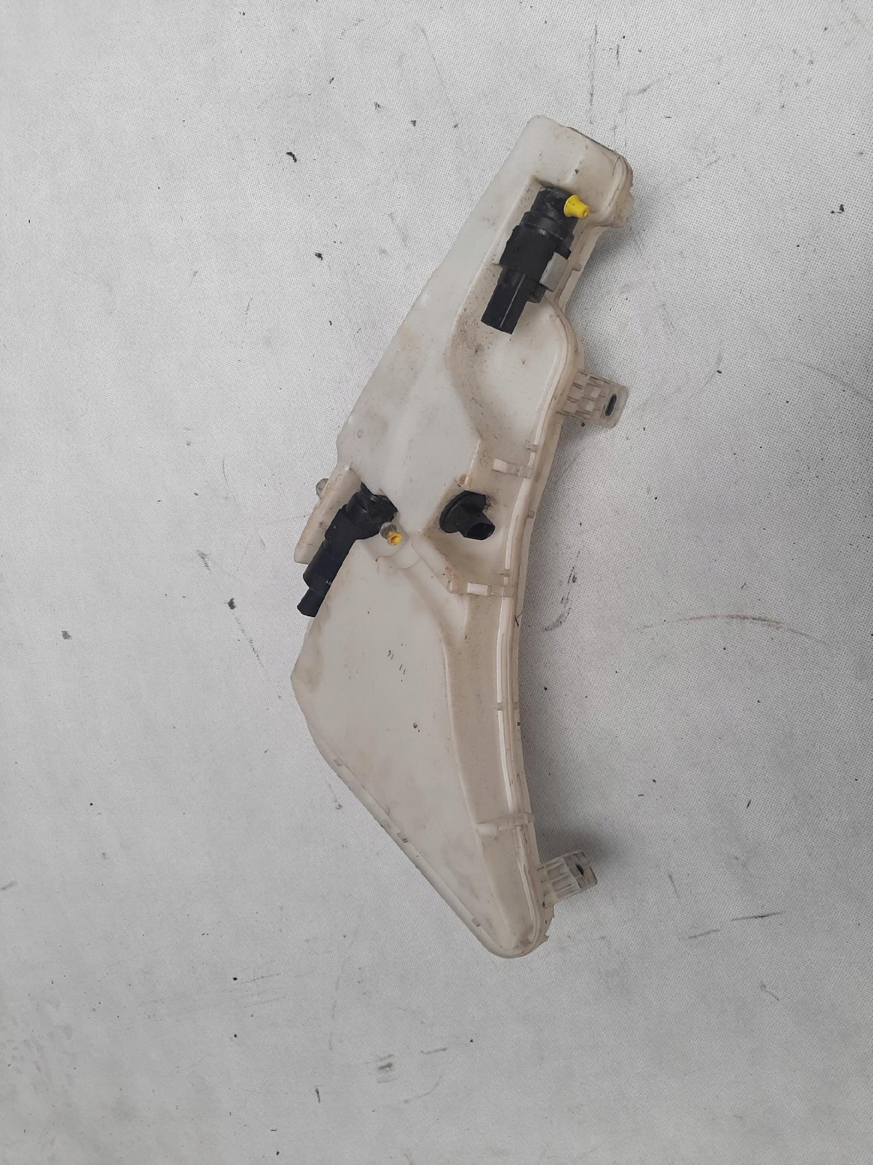 AUDI A6 C7 11-14 ZBIORNICZEK PŁYNU DO SPRYSKIWACZY 4G8955451D