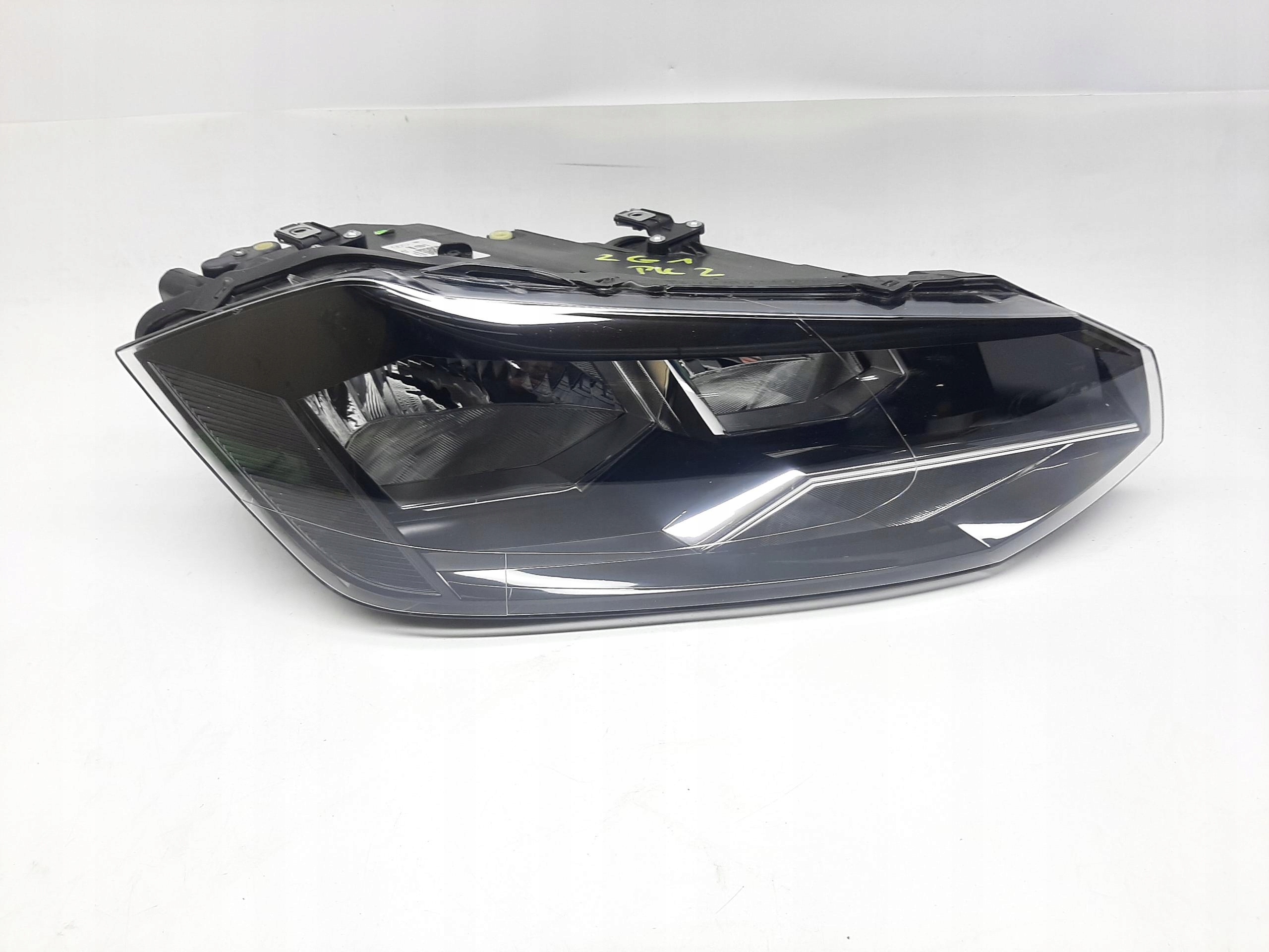 VOLKSWAGEN POLO VI 2017- LAMPA REFLEKTOR PRAWY PRZÓD 2G1941006
