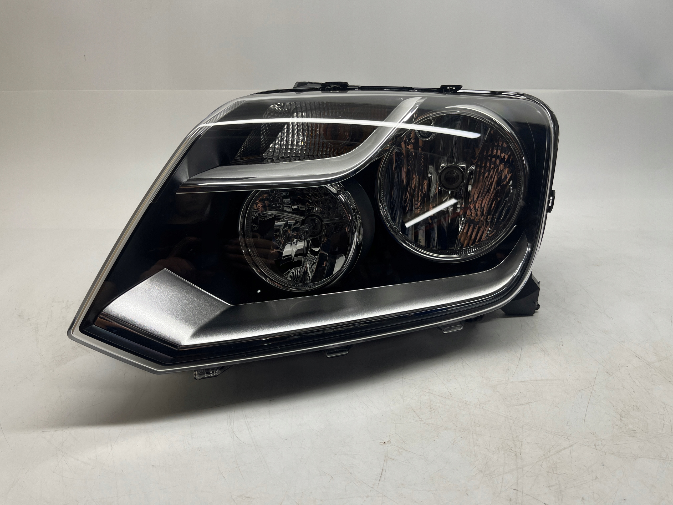 VOLKSWAGEN AMAROK REFLEKTOR LAMPA LEWA PRZEDNIA 2H1941015M
