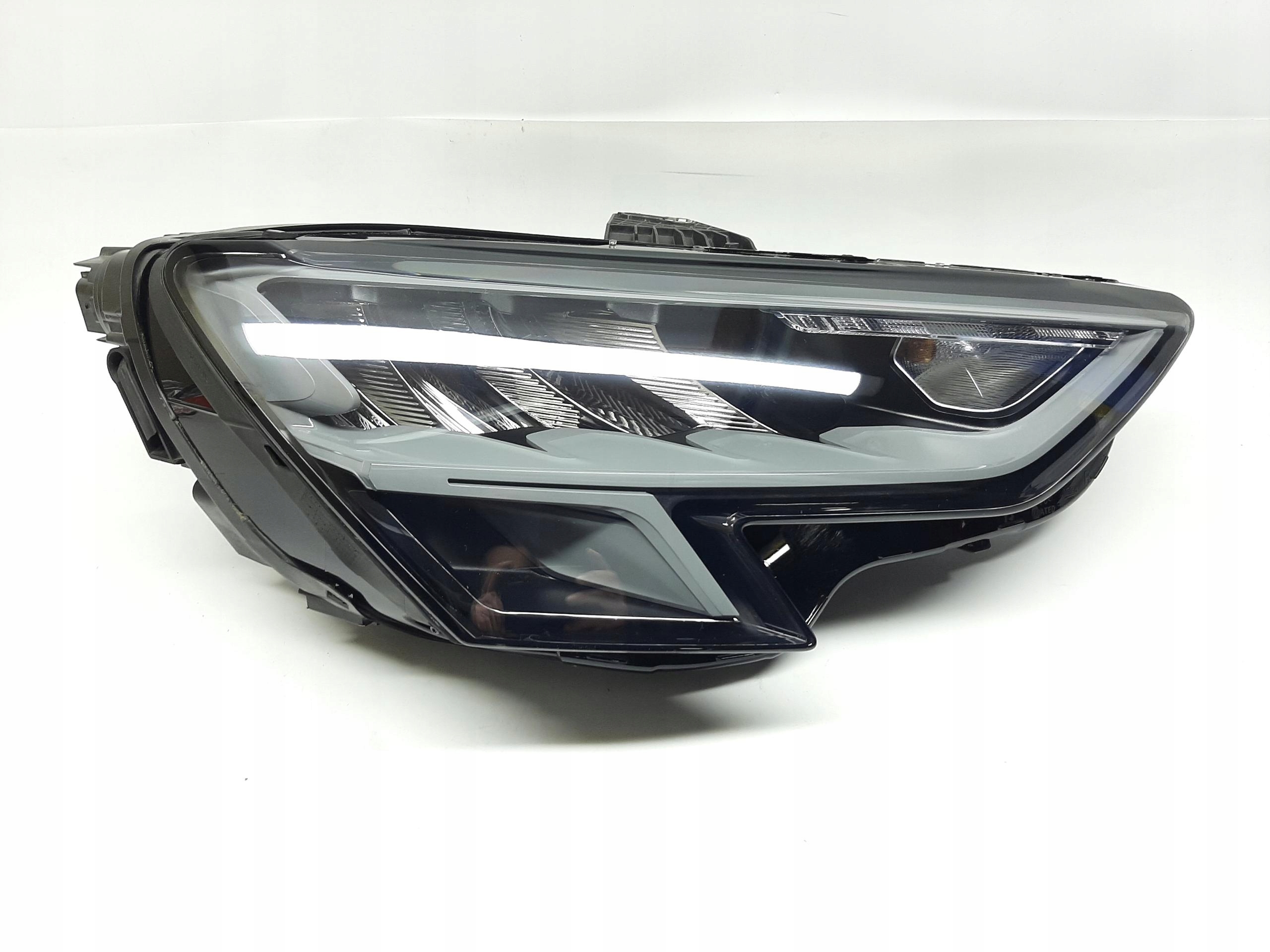 AUDI A3 IV 8Y 2020- LAMPA REFLEKTOR FULL LED PRAWY PRZÓD 8Y0941012