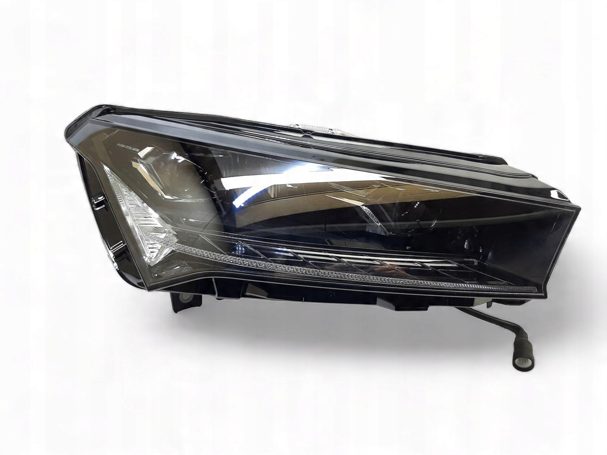 SKODA ENYAQ REFLEKTOR LAMPA PRAWY PRZÓD LED 5LB941016A
