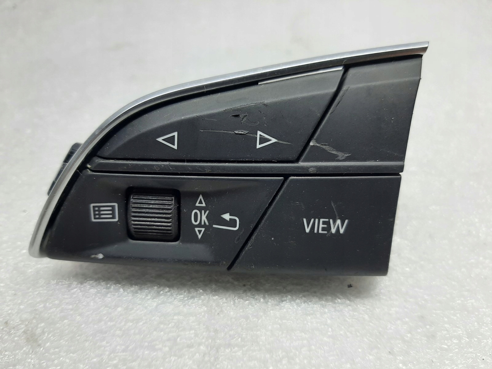 Audi Q8 Q7 Przycisk kierownica multifunkcja lewy 4M8951523A