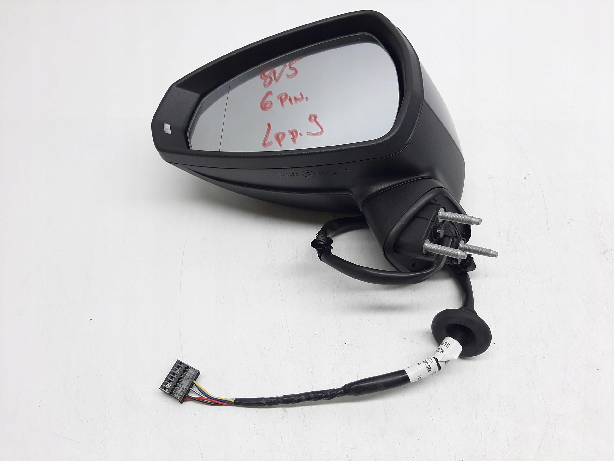 AUDI A3 8V LUSTERKO ZEWNĘTRZNE LEWE 6 PIN EUROPA 8V5857409