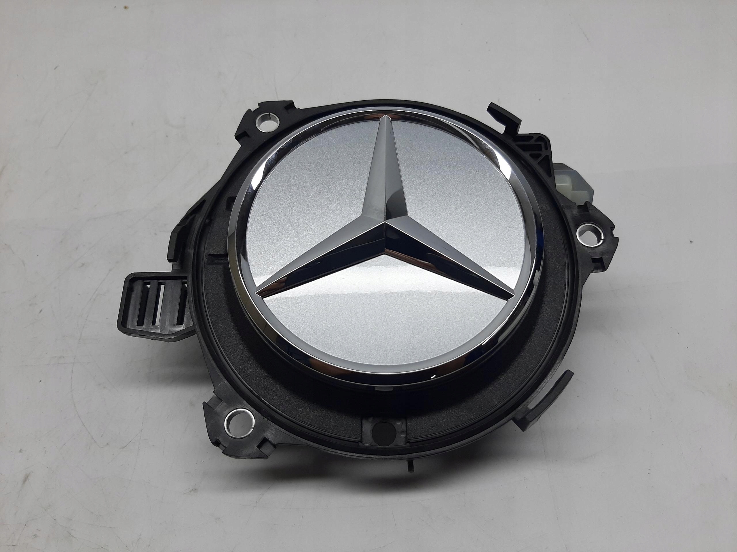MERCEDES-BENZ GLE W167 KLAMKA BAGAŻNIKA EMBLEMAT A0997504500