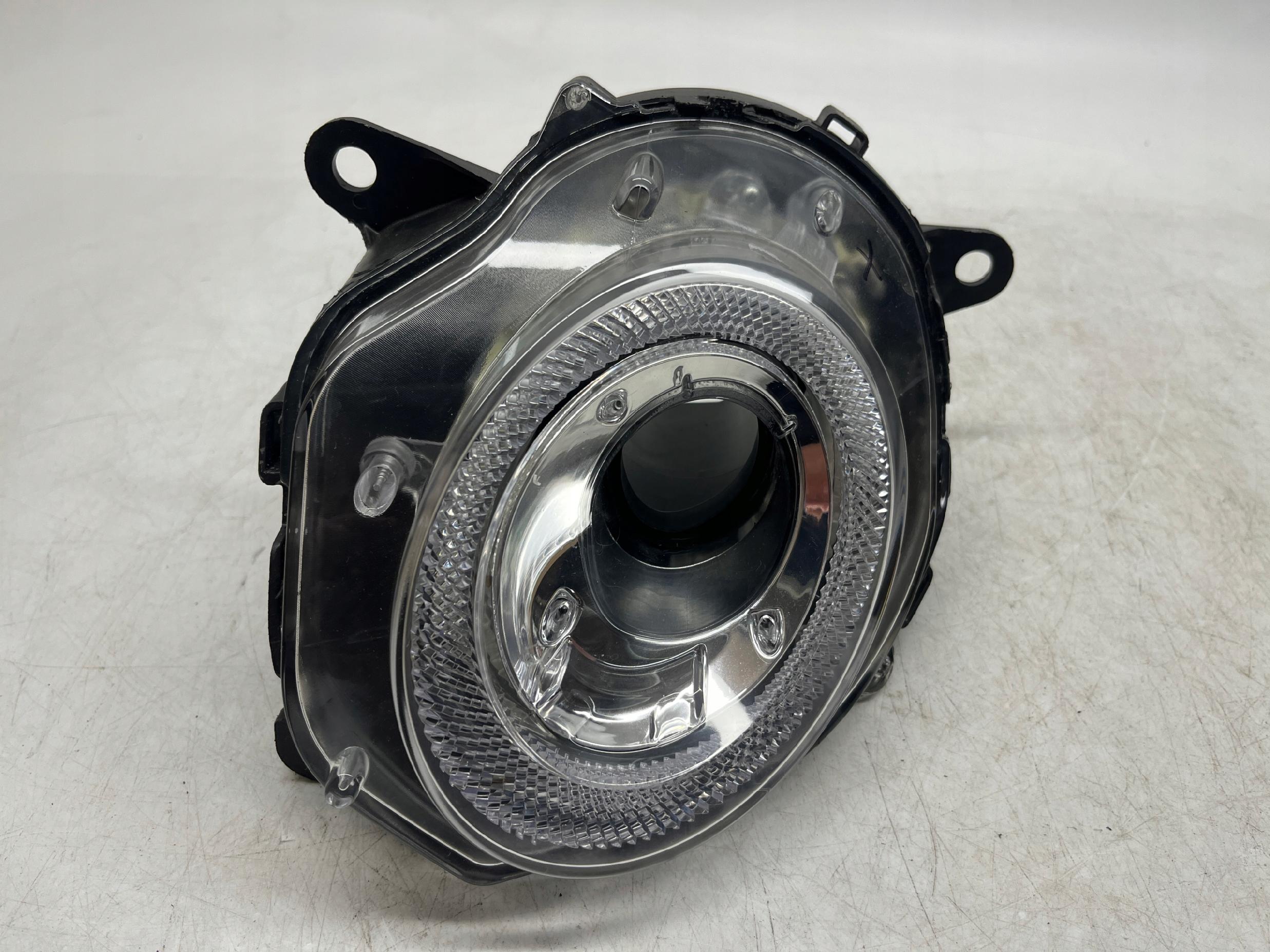 BENTLEY BENTAYGA LAMPA PRAWA KIERUNKOWSKAZ DRL HALOGEN LED SAE 36A953042A