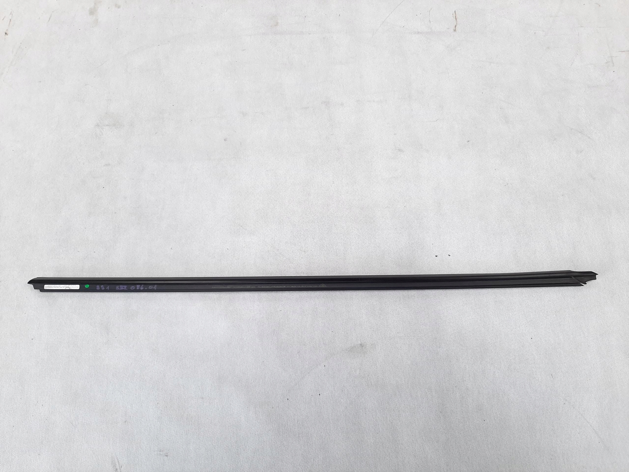 PORSCHE 911 991 LISTWA USZCZELKA DRZWI PRAWY PRZÓD 991537086