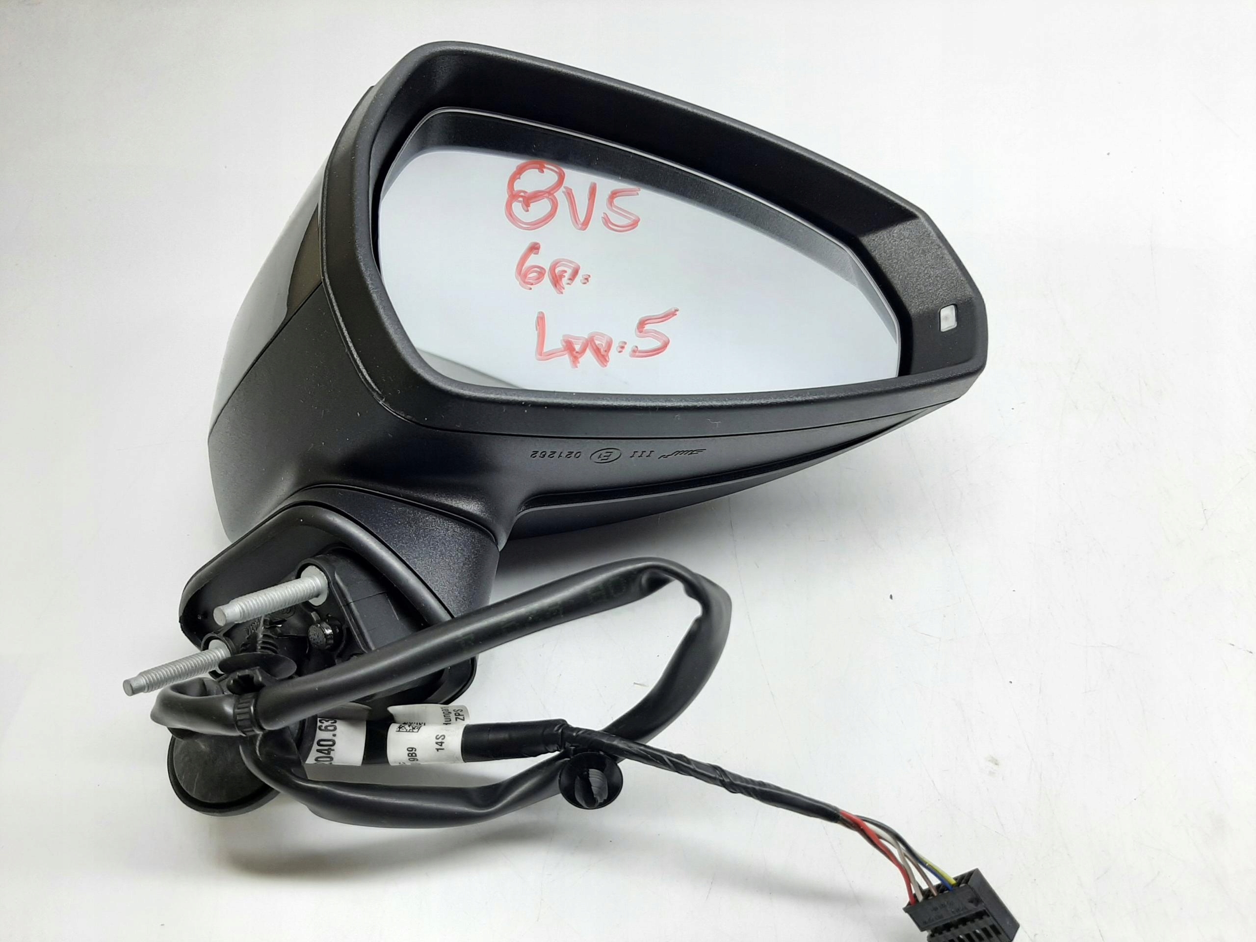 AUDI A3 8V LUSTERKO ZEWNĘTRZNE PRAWE 6 PIN EUROPA 8V5857410