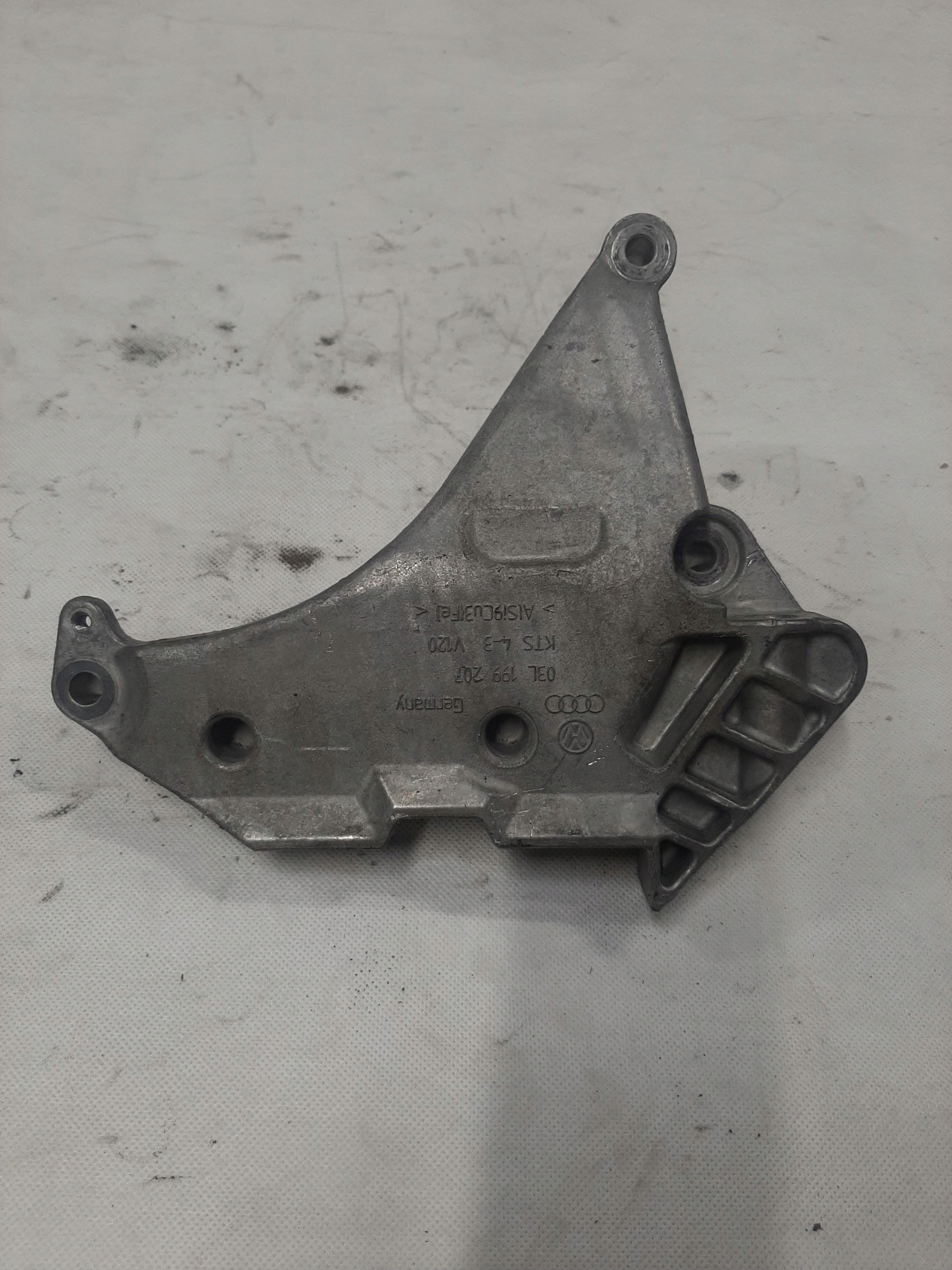 VW PASSAT B7 GOLF VI AUDI A3 8P 2.0 TDI ŁAPA MOCOWANIE SILNIKA 03L199207