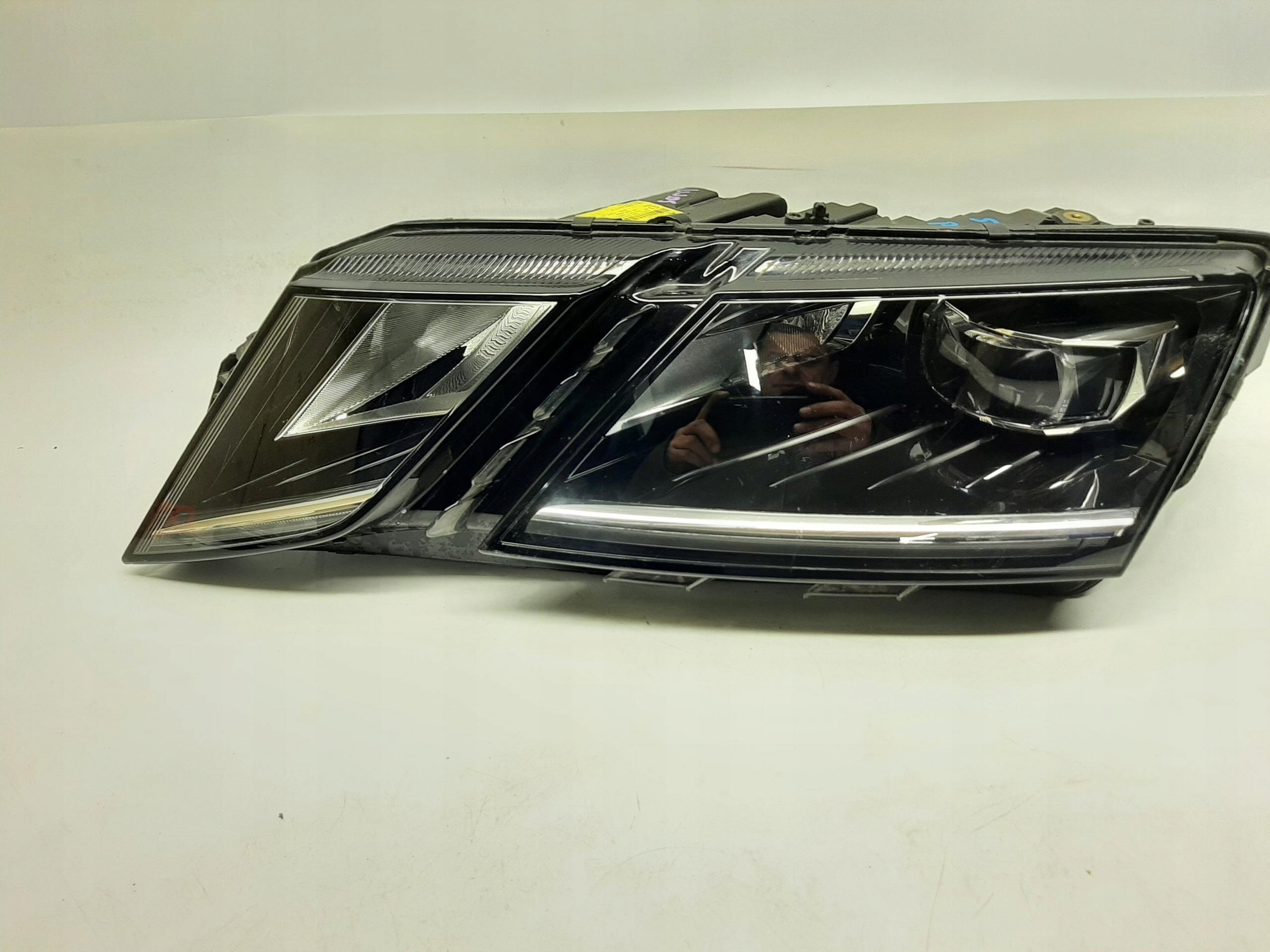 SKODA OCTAVIA III LIFT 2016- LAMPA REFLEKTOR LED LEWY PRZÓD 5E1941017F