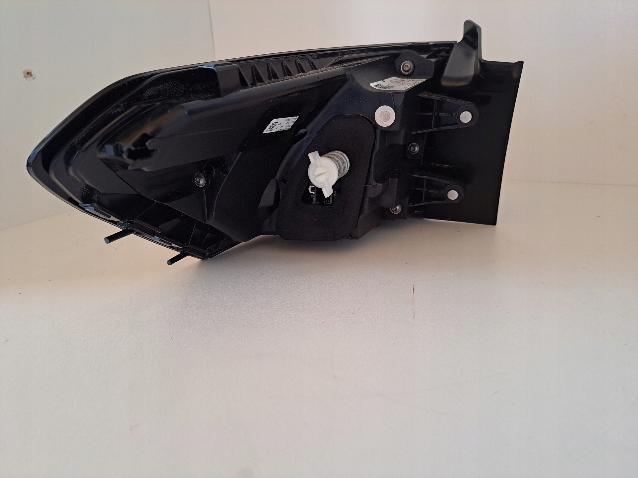 VW TAIGO Lampa Prawy Tył LED 2G7945096
