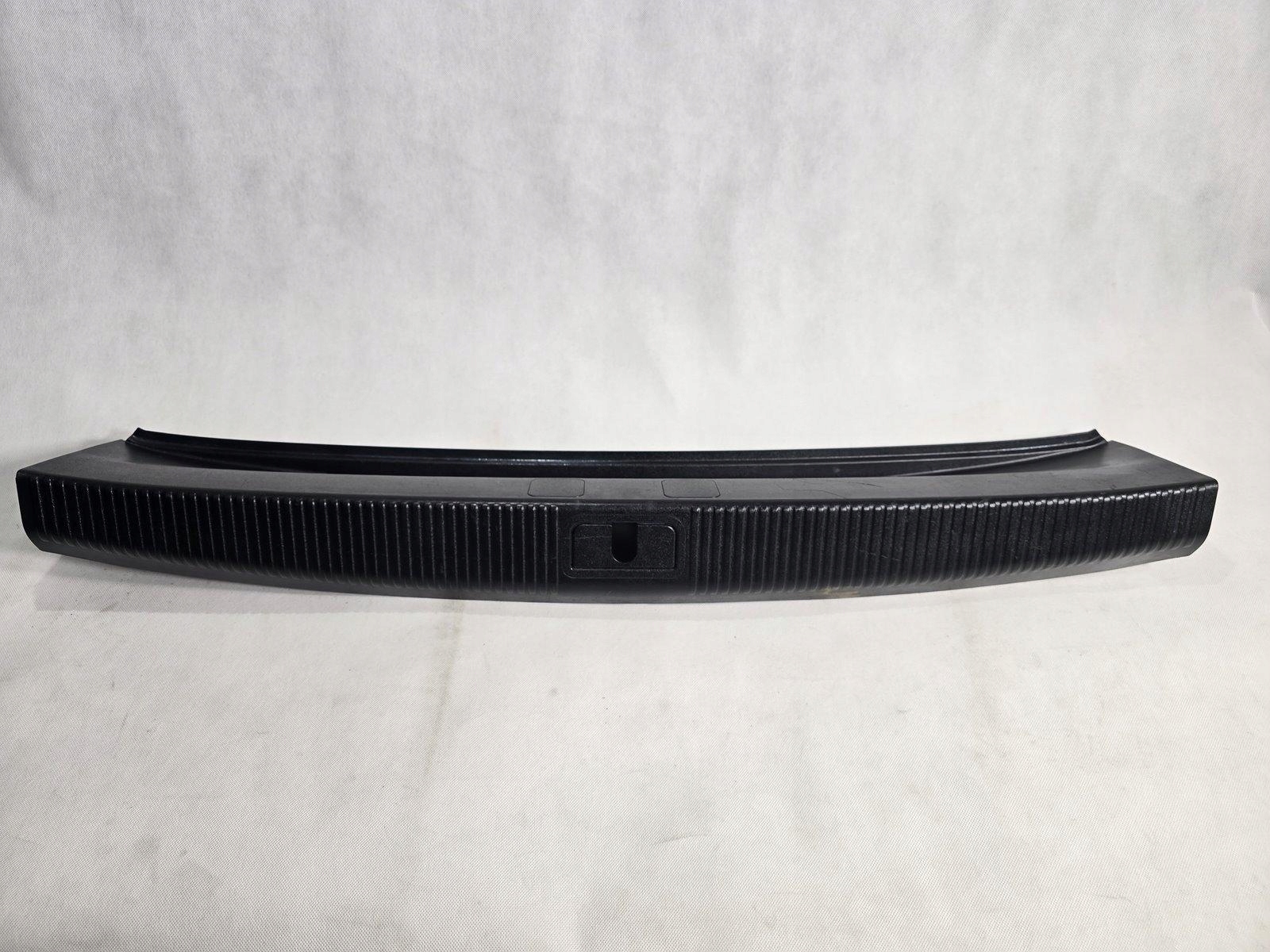 AUDI A8 S8 D3 OSŁONA PASA TYLNEGO TYŁ MASKOWNICA 4E0863471B