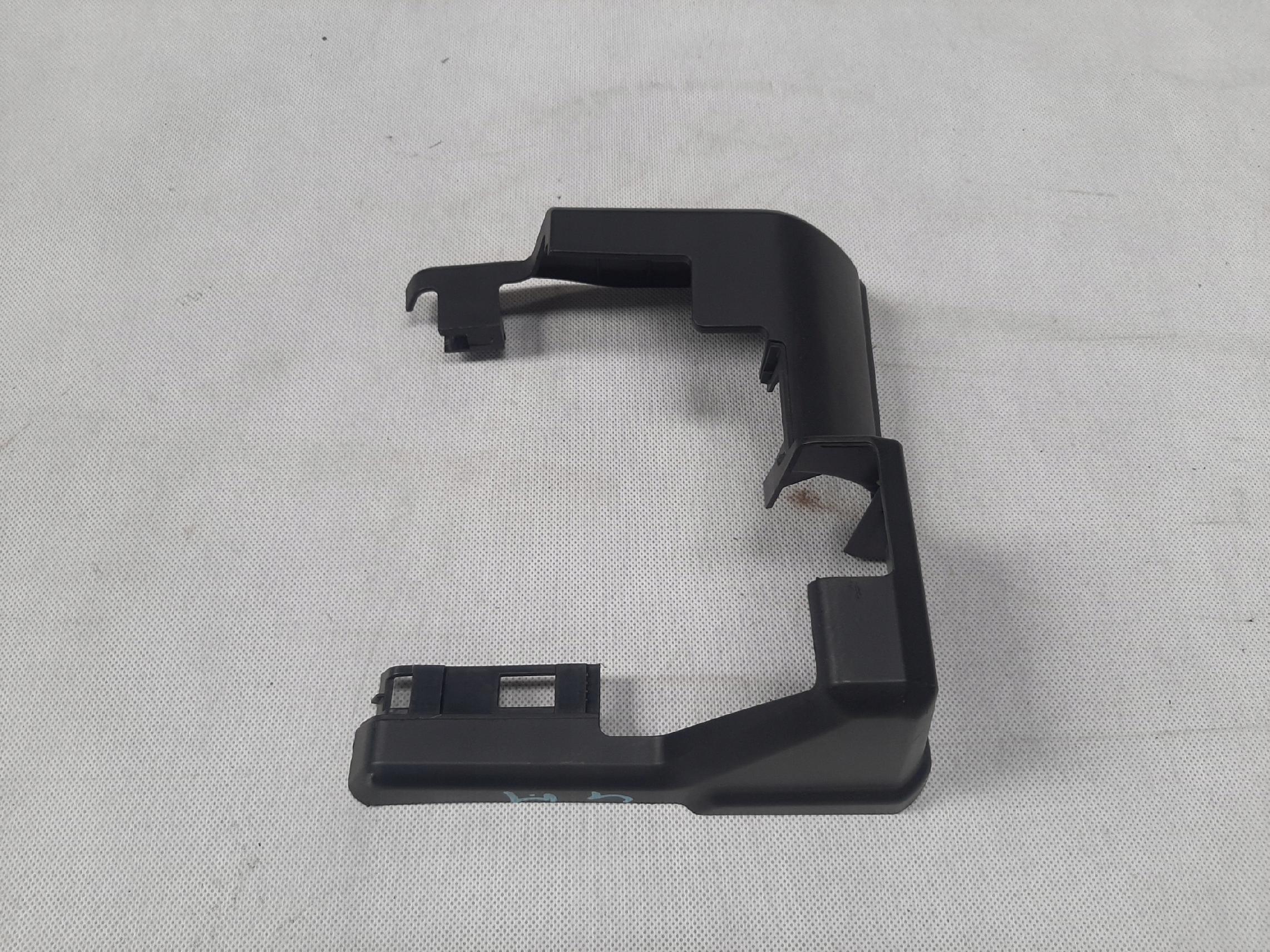 AUDI Q7 4M OSŁONA OBUDOWA SZYNY TYLNEJ KANAPY 4M0883690A
