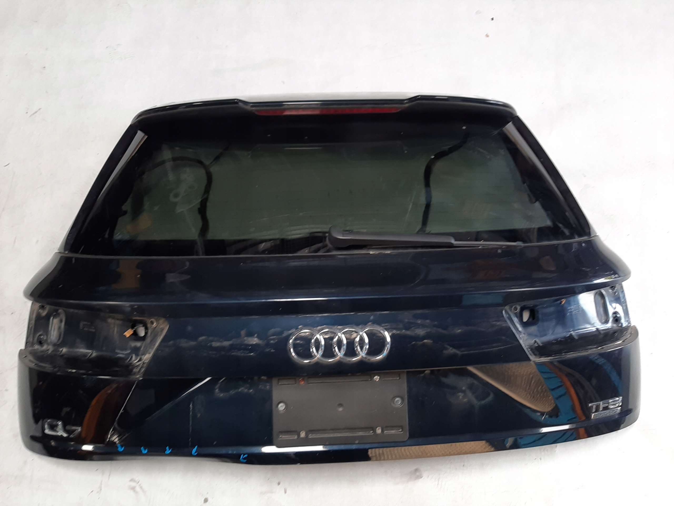 AUDI Q7 4M KLAPA BAGAŻNIKA TYŁ TYLNA 4M0827445