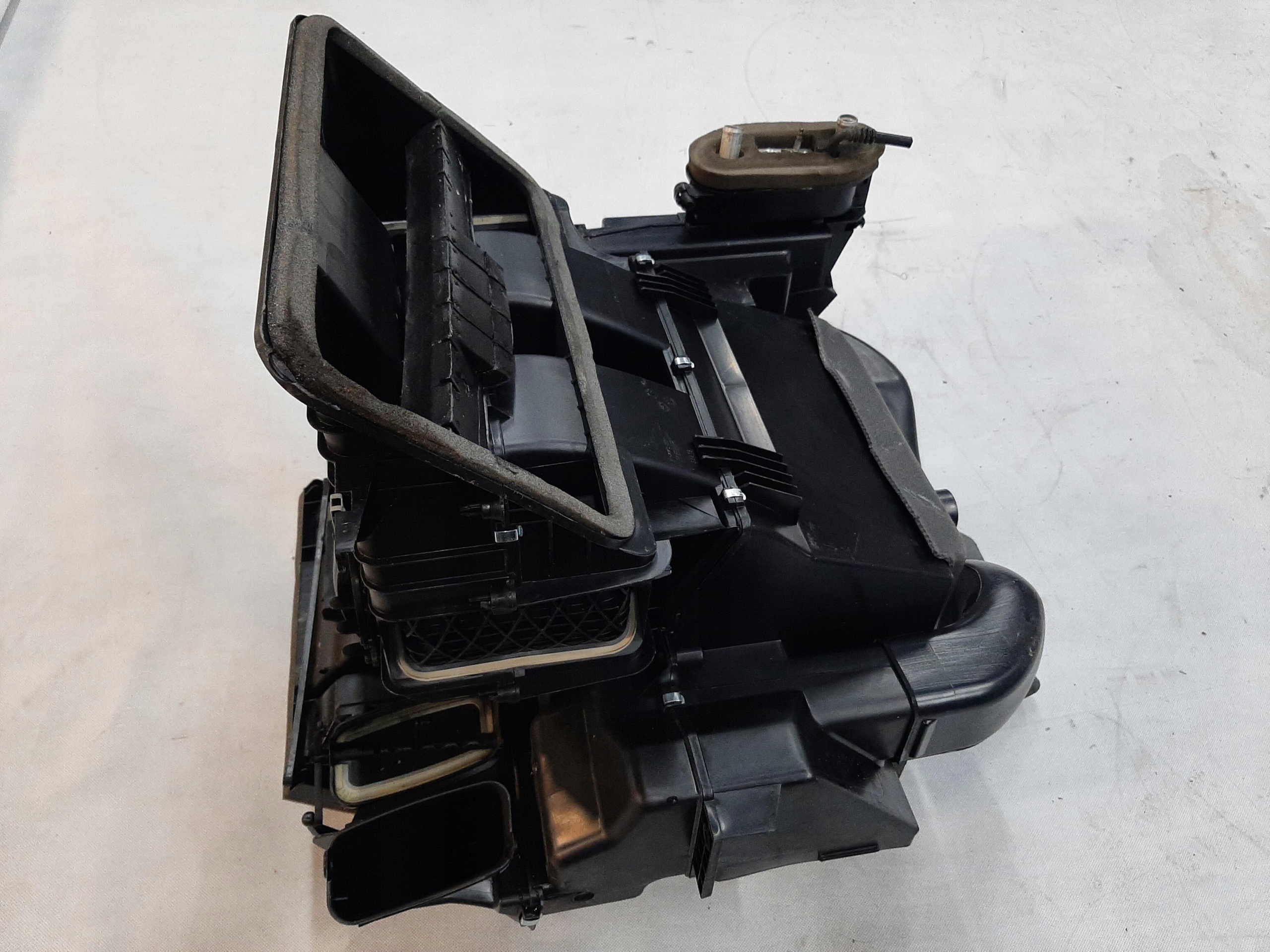 MERCEDES-BENZ VITO VIANO 03- NAGRZEWNICA A6398304360KZ