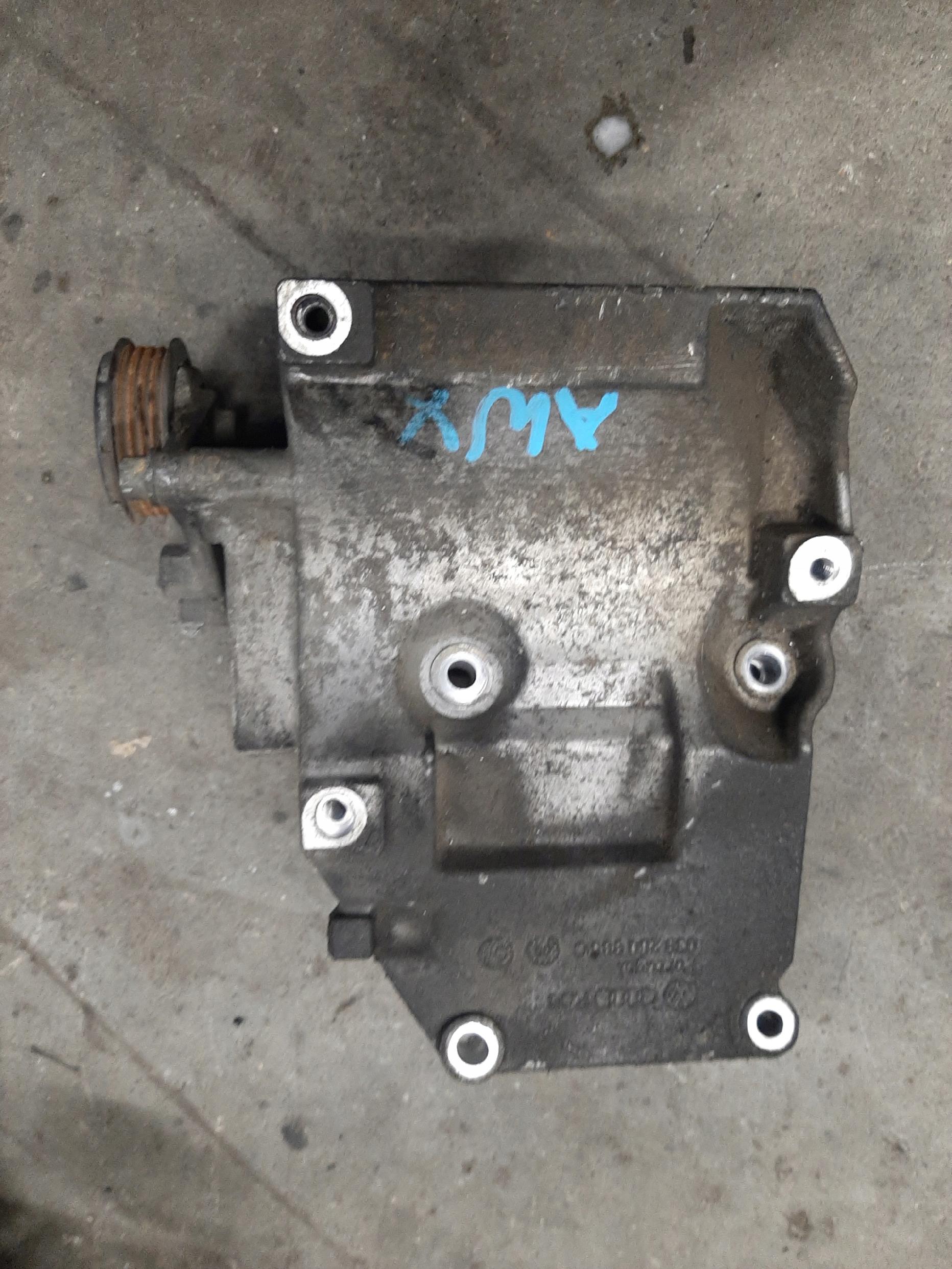 AUDI VW ŁAPA MOCOWANIE STELAŻ 038260885C