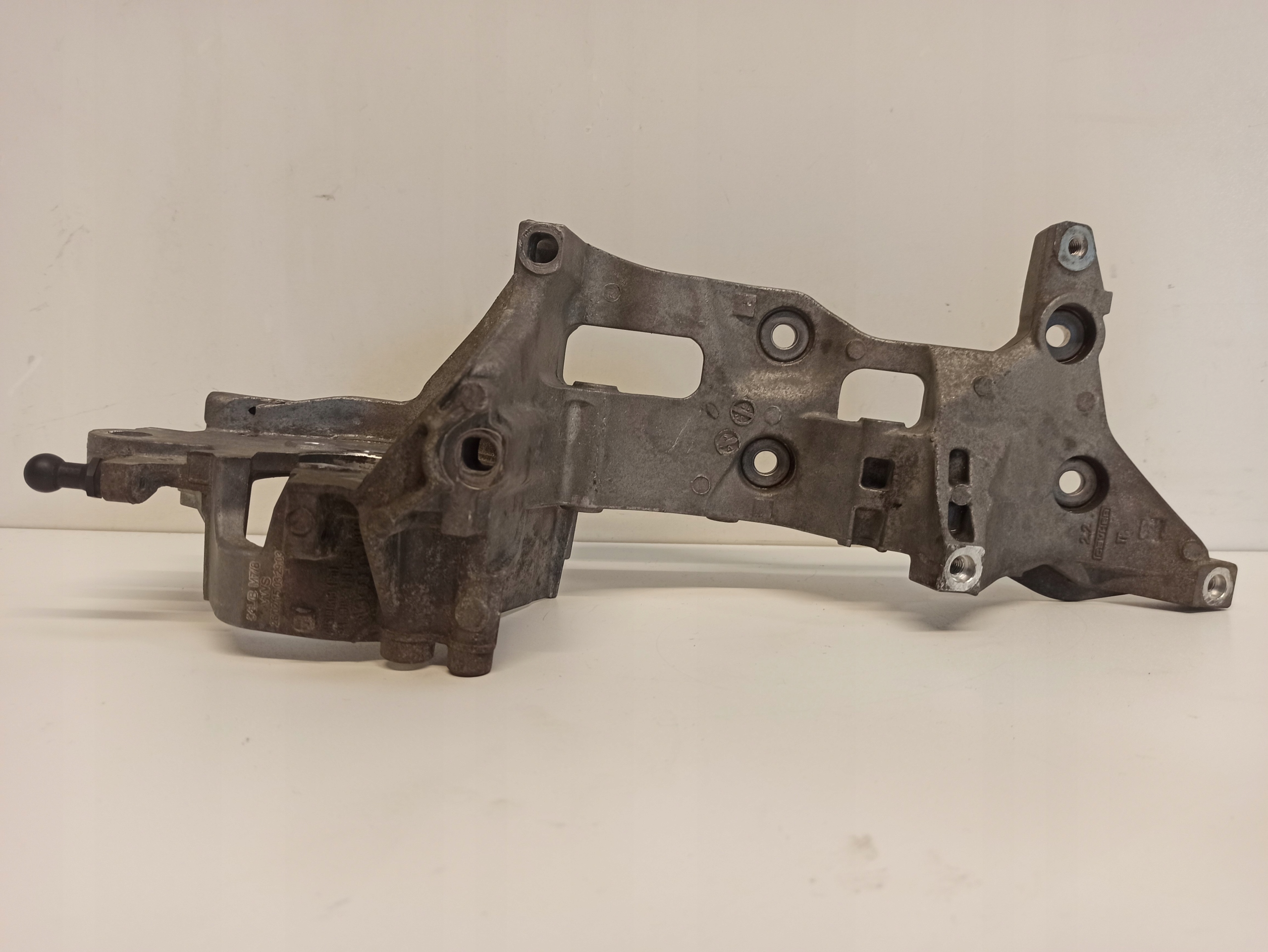 AUDI VW ŁAPA MOCOWANIE STELAŻ 04L903143D