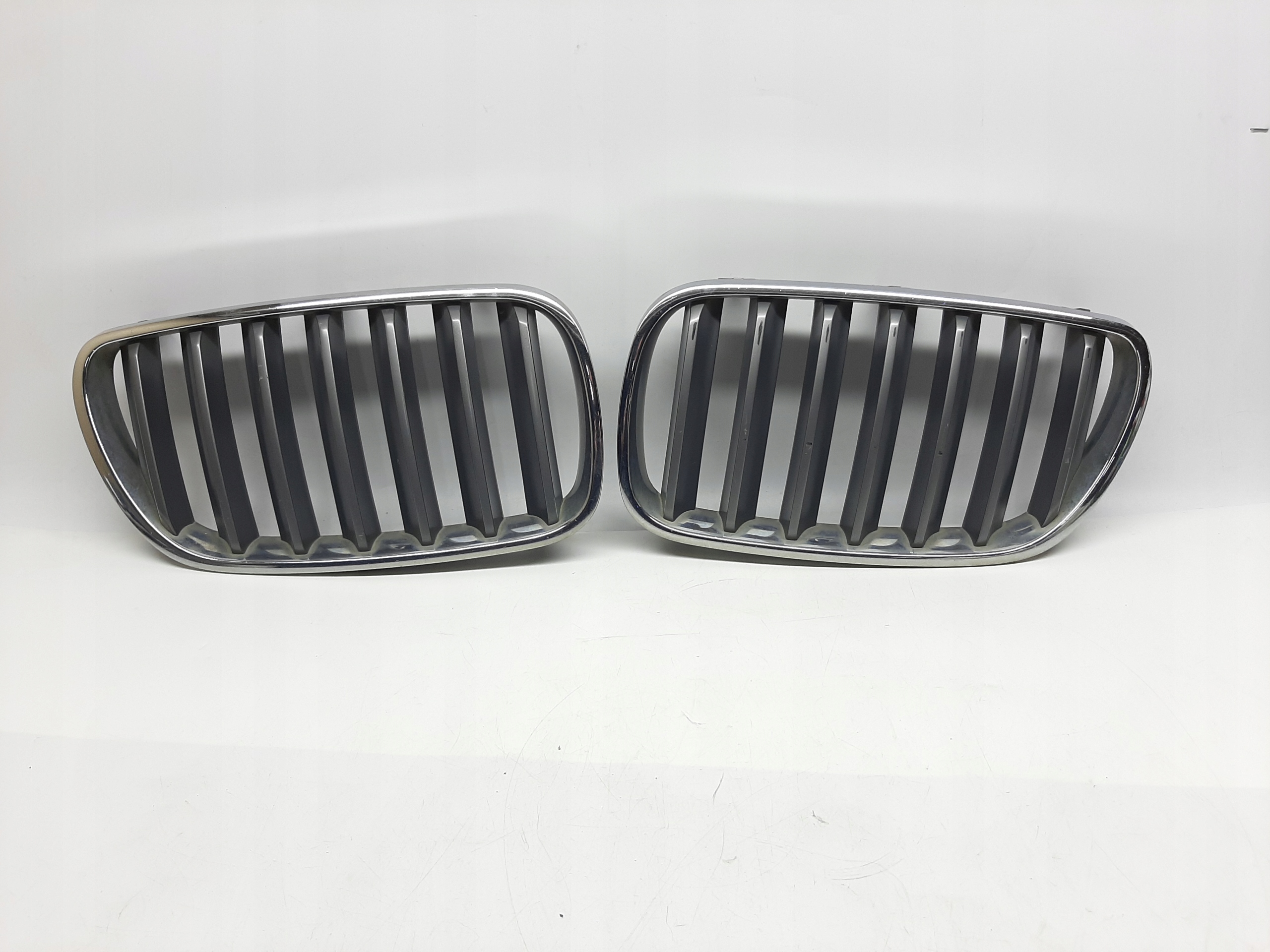 BMW X3 E83N Kratka Grill Nerki Atrapa 51113420087 51113420088