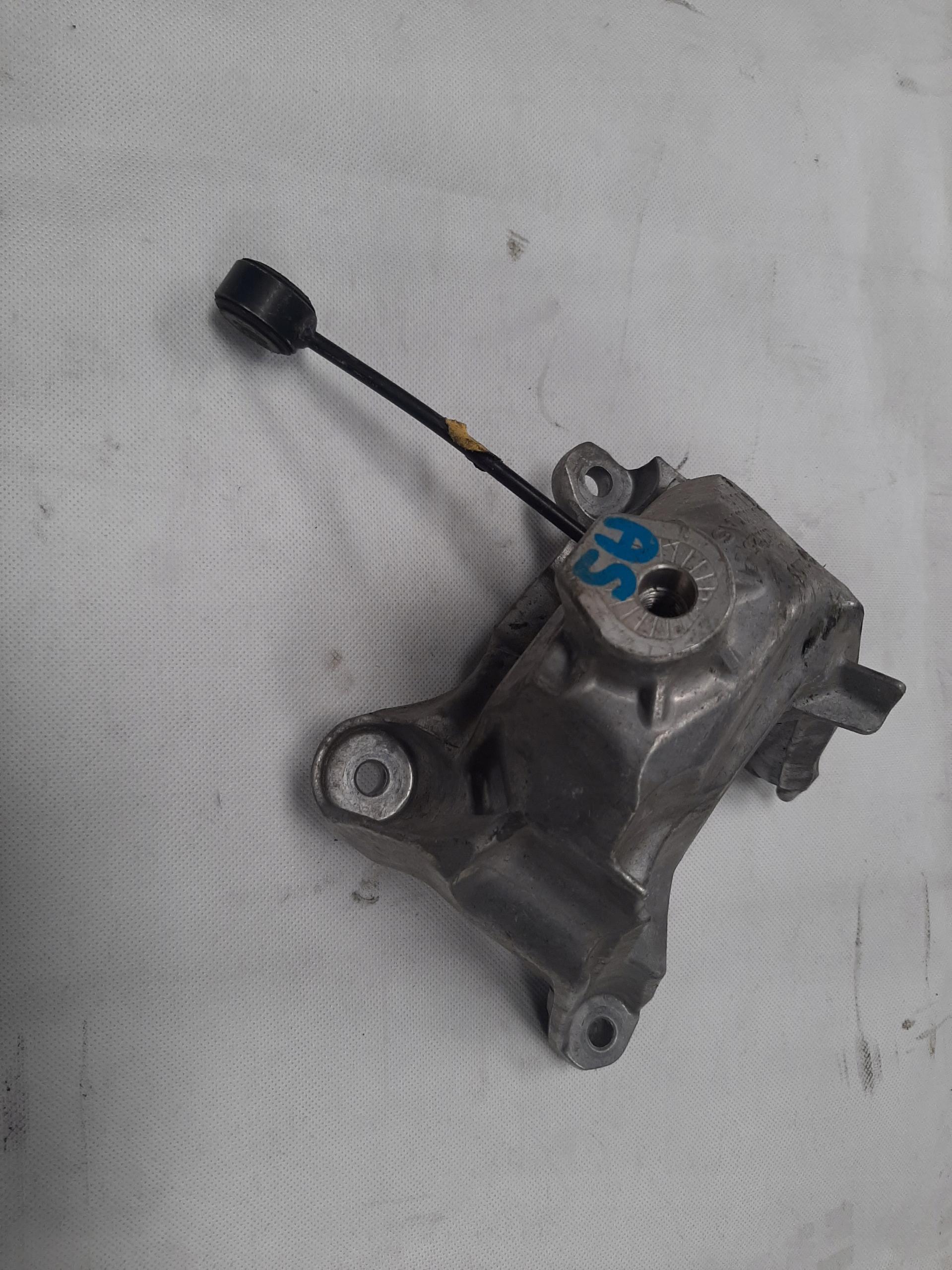 AUDI Q7 4M ŁAPA MOCOWANIE SILNIKA 4M0199307AS