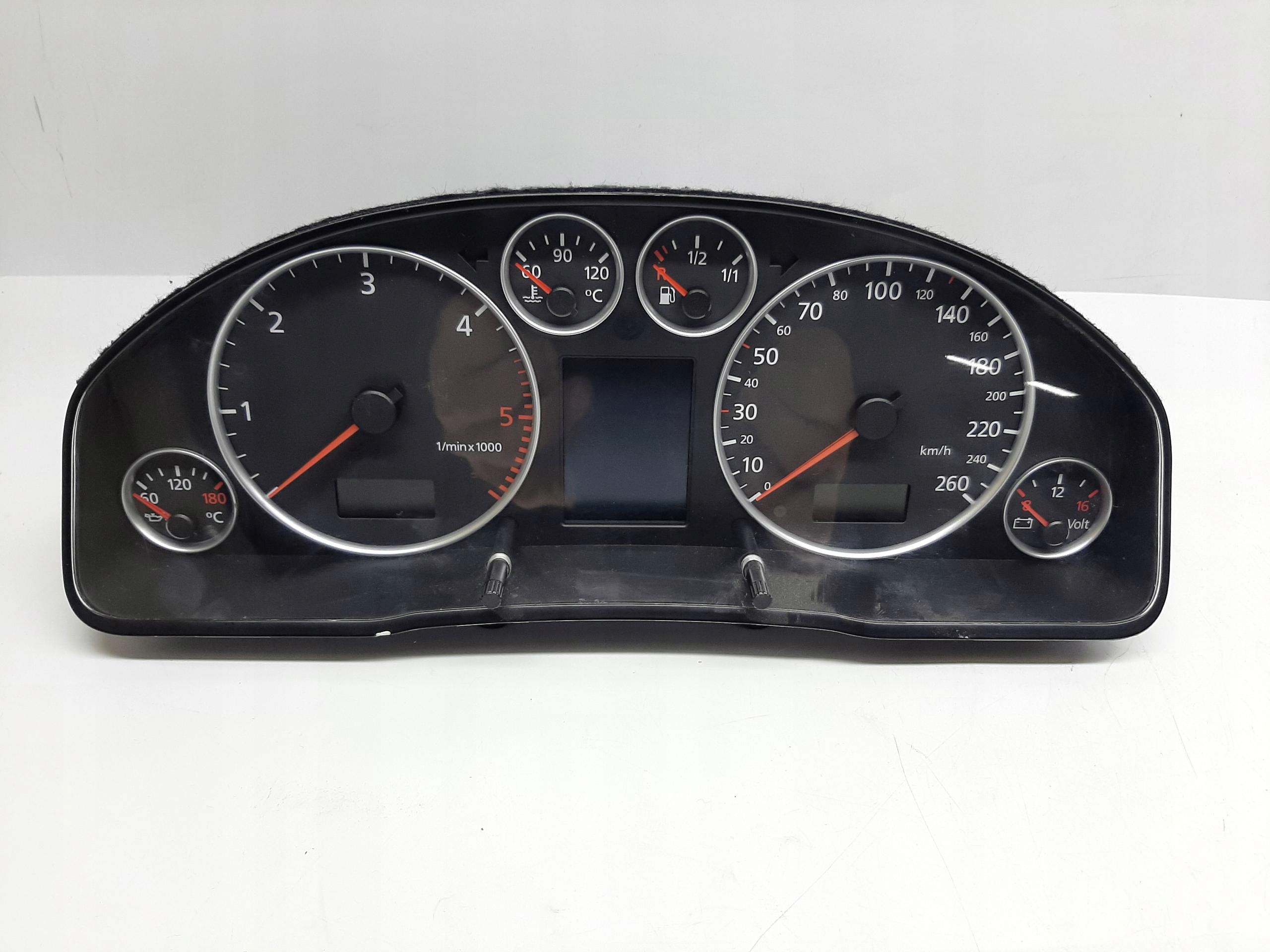 AUDI A6 C5 LICZNIK ZEGARY 2.5 TDI 4B0920933M