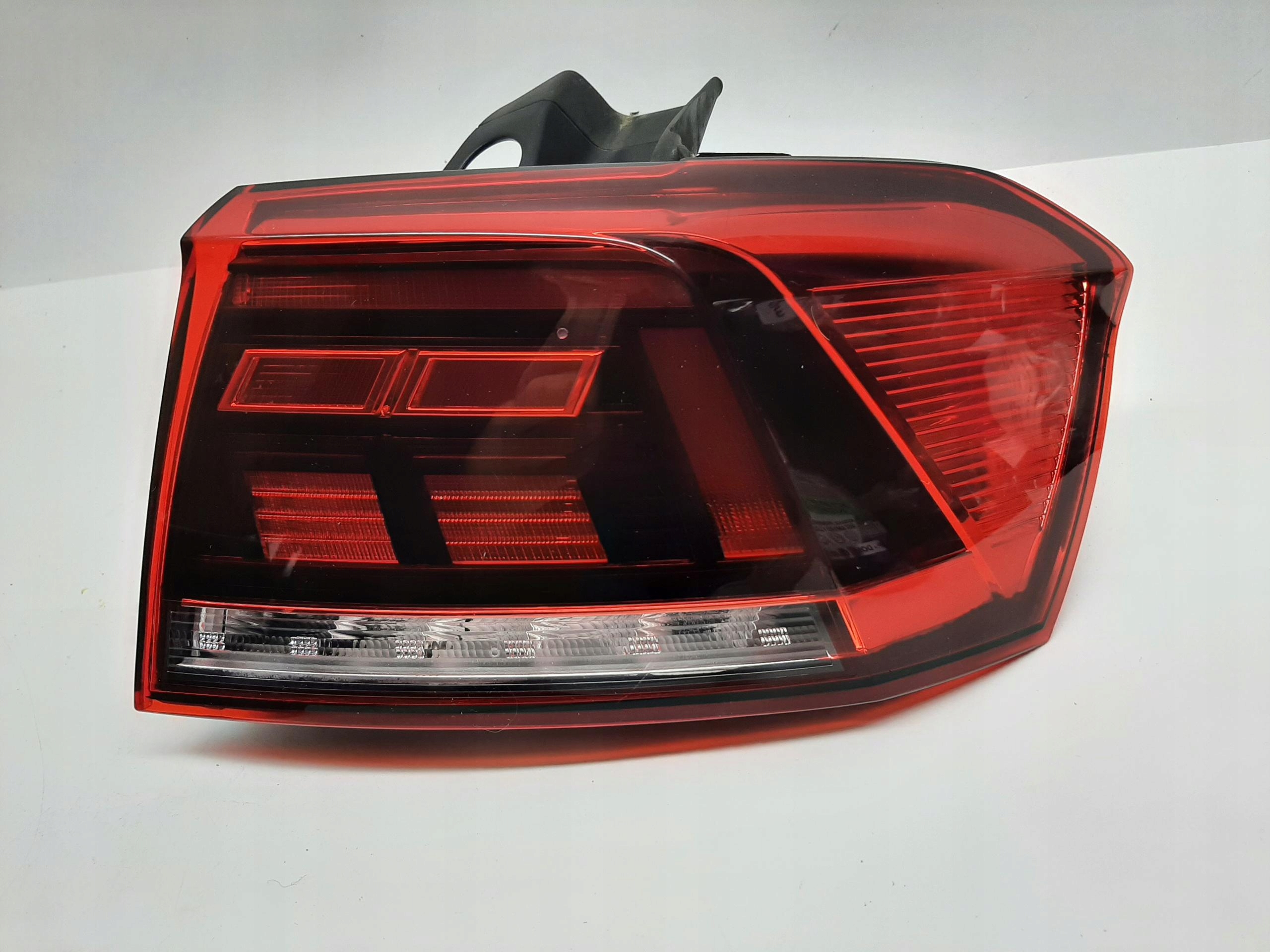 VW PASSAT B8 KOMBI LIFT LAMPA PRAWA TYLNA TYŁ LED 3G9945096G