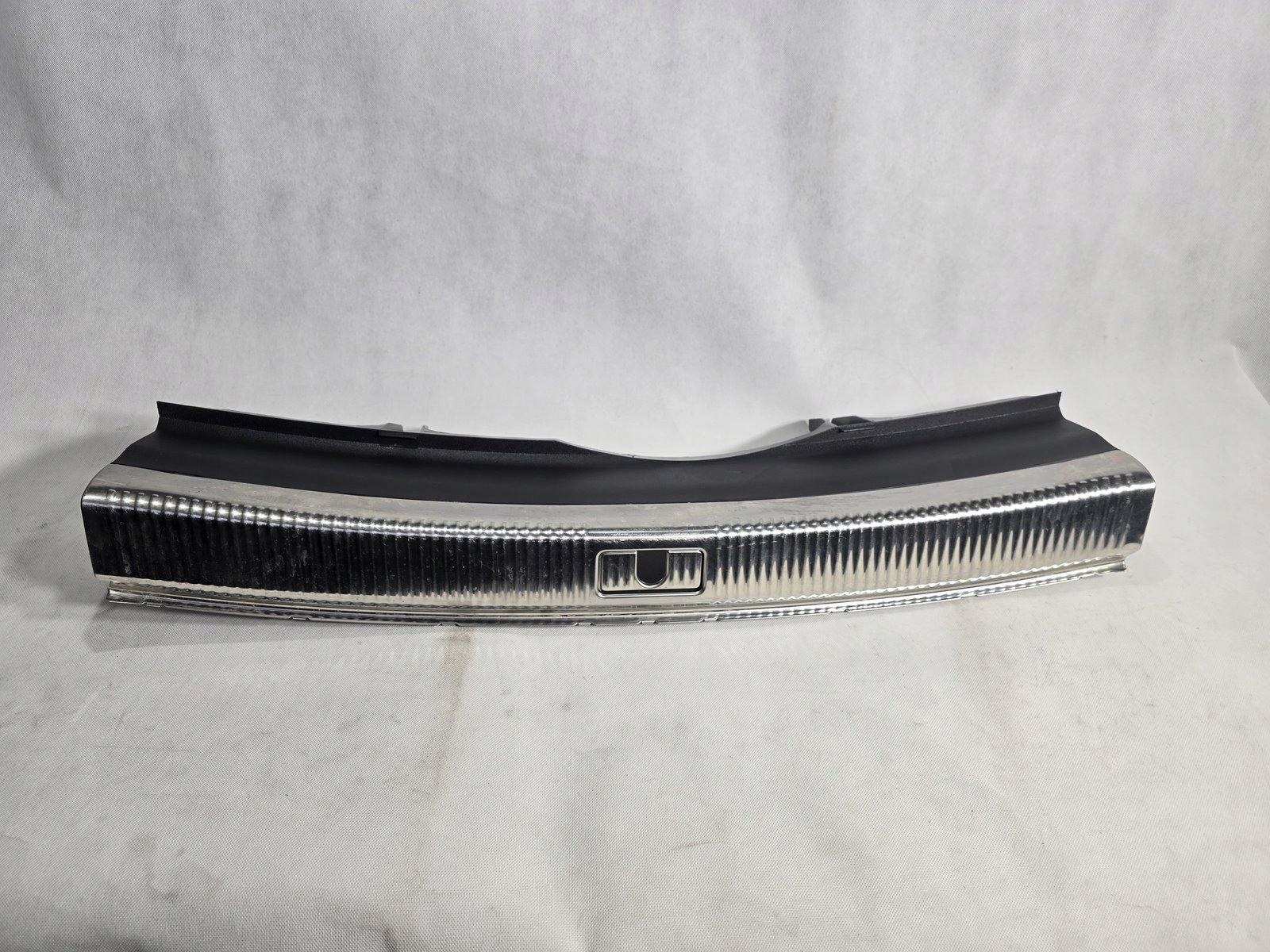 AUDI A5 8T SPORBACK OSŁONA PASA TYLNEGO TYŁ MASKOWNICA 8T8864513