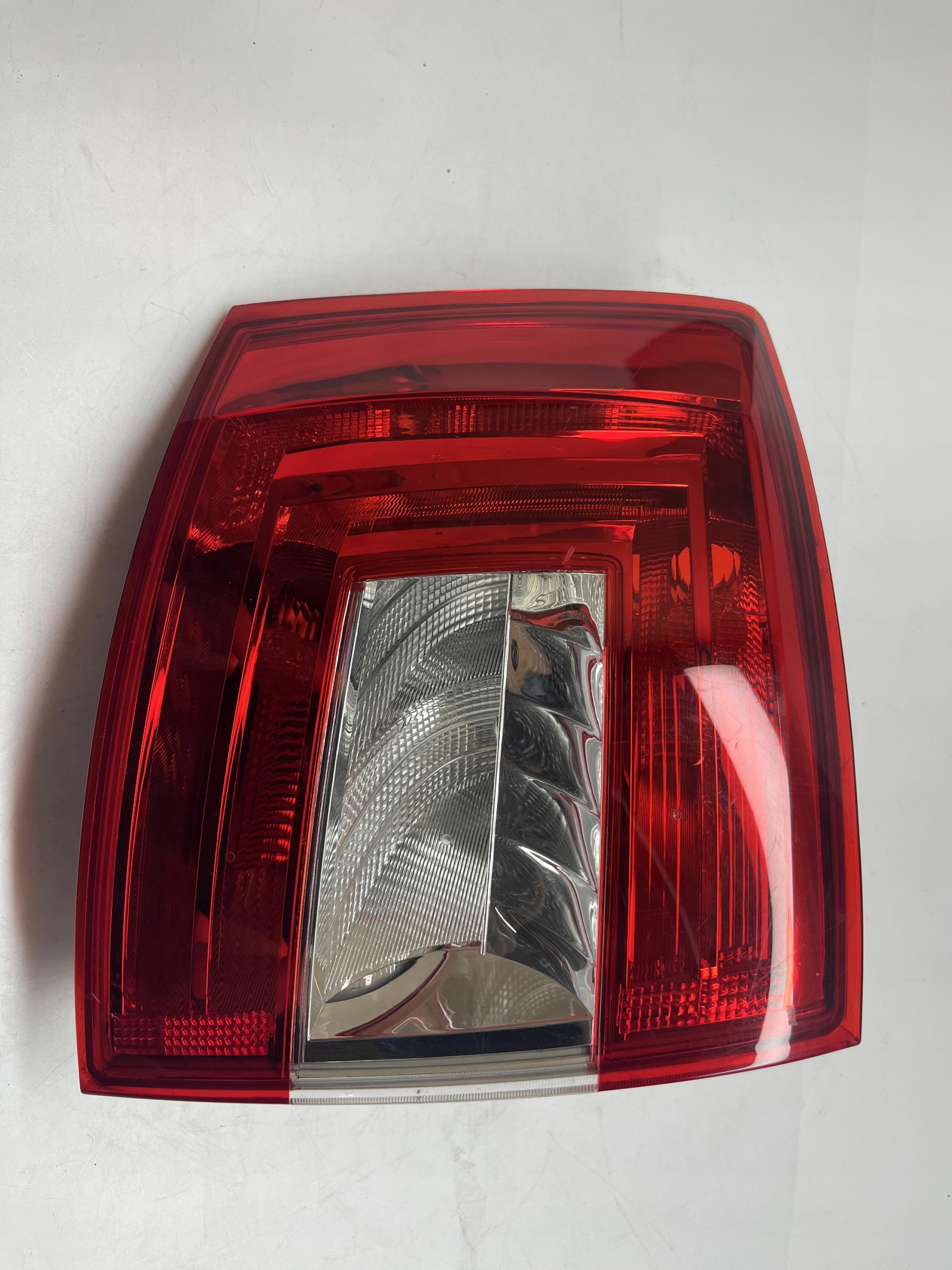 SKODA OCTAVIA 3 kombi lampa tył lewa 5E9945095