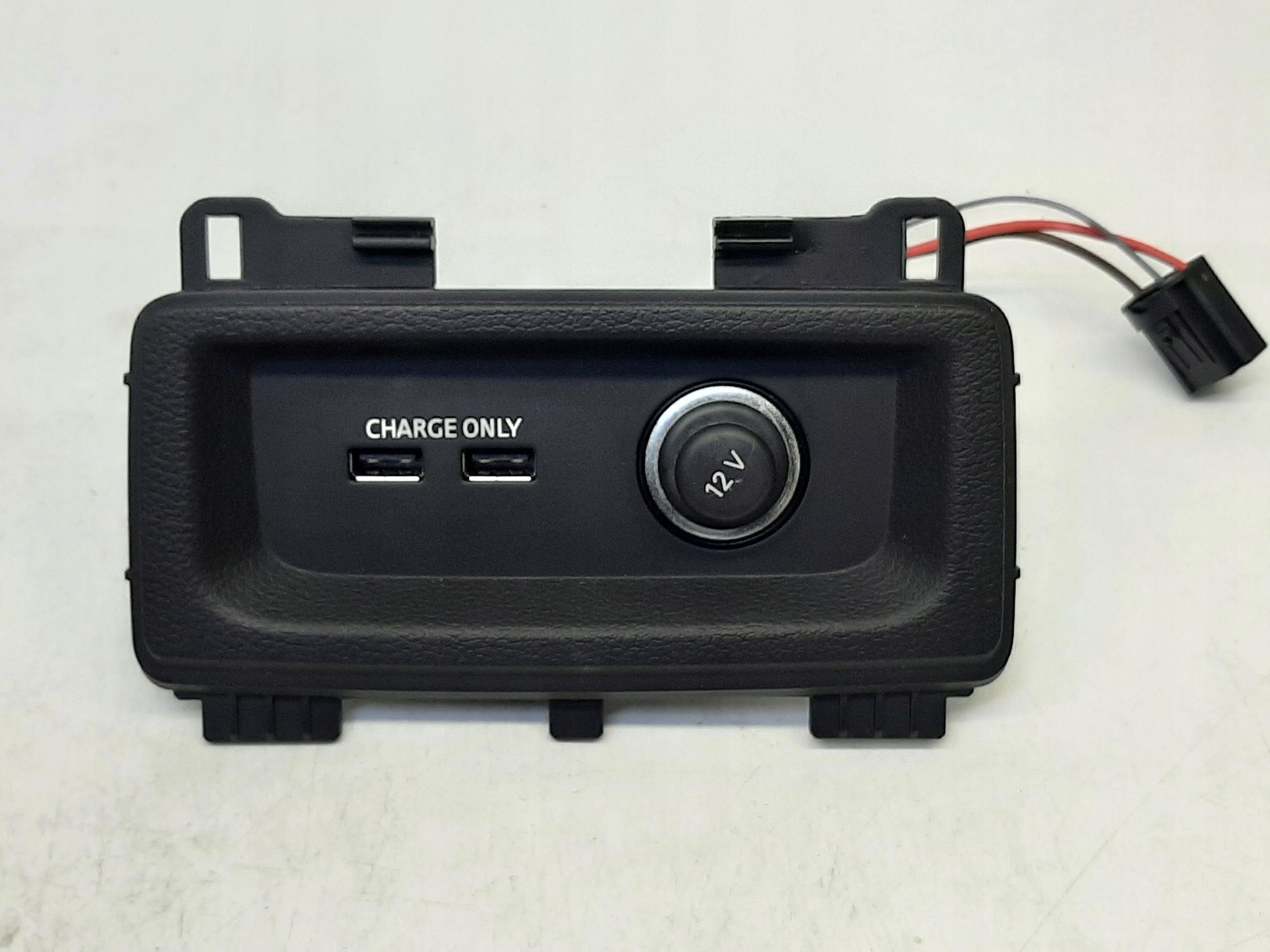 AUDI A5 SPORTBACK II LIFT 2021- PORT GNIAZDO 12V 8W0863324A