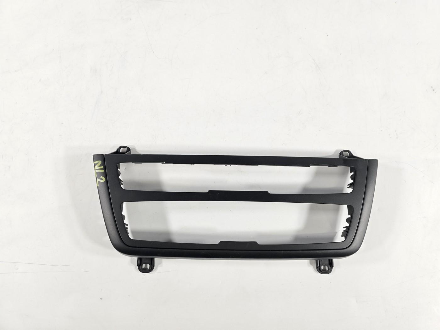 BMW F30 F31 F32 F34 RAMKA OSŁONA RADIA PANELU KLIMATYZACJI 9207195 9226784