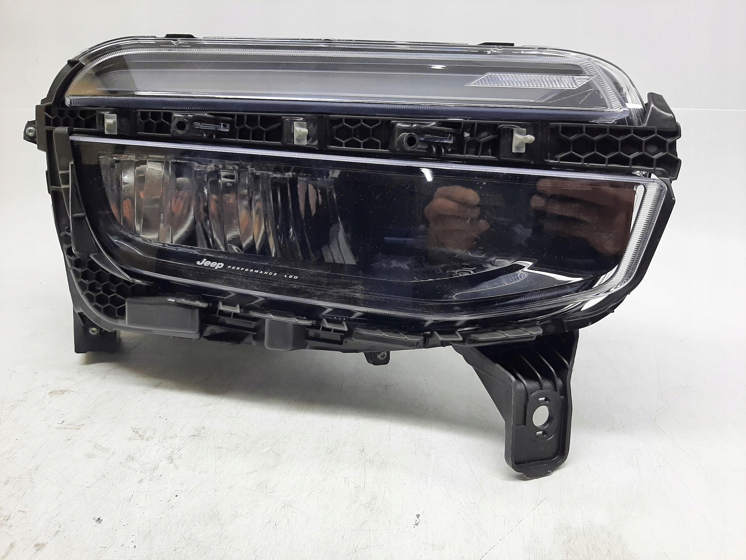 JEEP AVENGER REFLEKTOR LAMPA PRAWY PRAWA PRZÓD PRZEDNIA LED 52218715