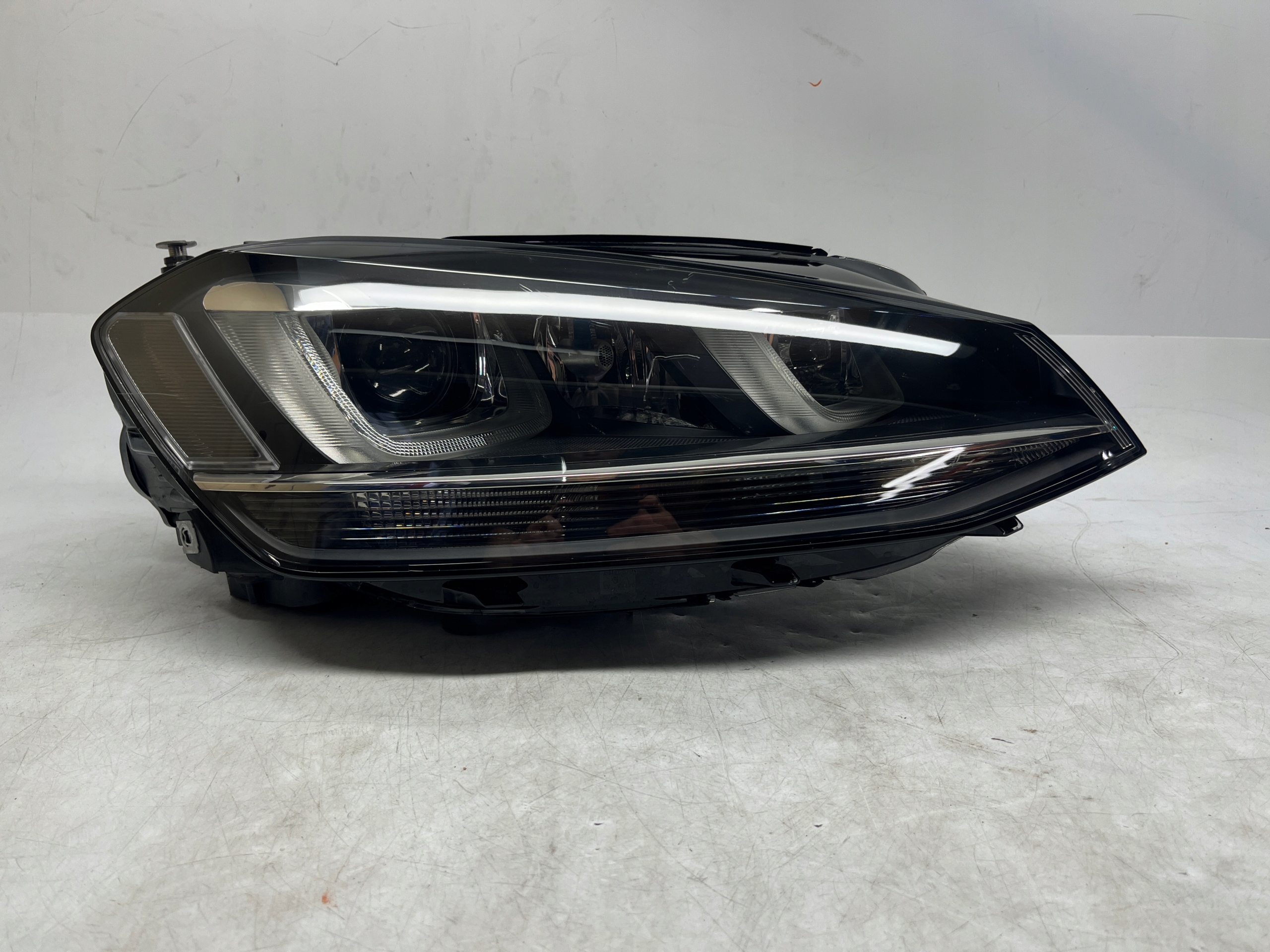 VOLKSWAGEN GOLF VII REFLEKTOR PRZÓD PRAWY LAMPA PRAWA XENON LED 5G1941034