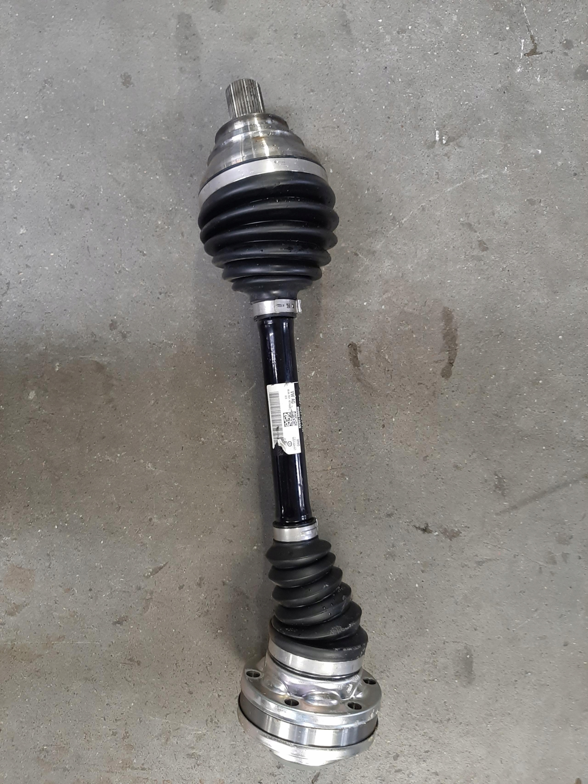 VW CADDY V PÓŁOŚ NAPĘDOWA LEWY PRZÓD PRZEDNIA 3Q0407271A