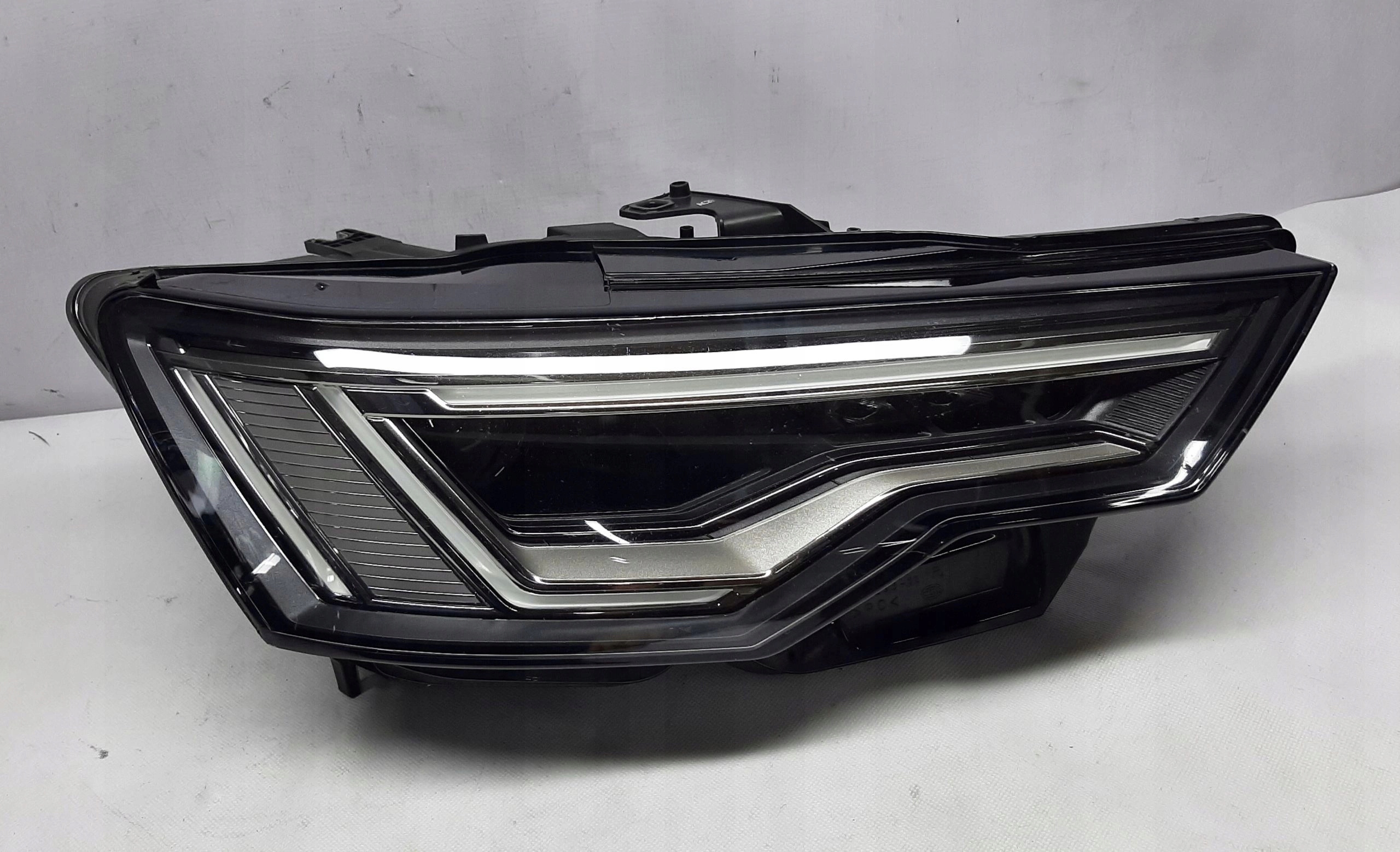 Audi A6 C8 Lampa Reflektor MATRIX LED 4K0941040