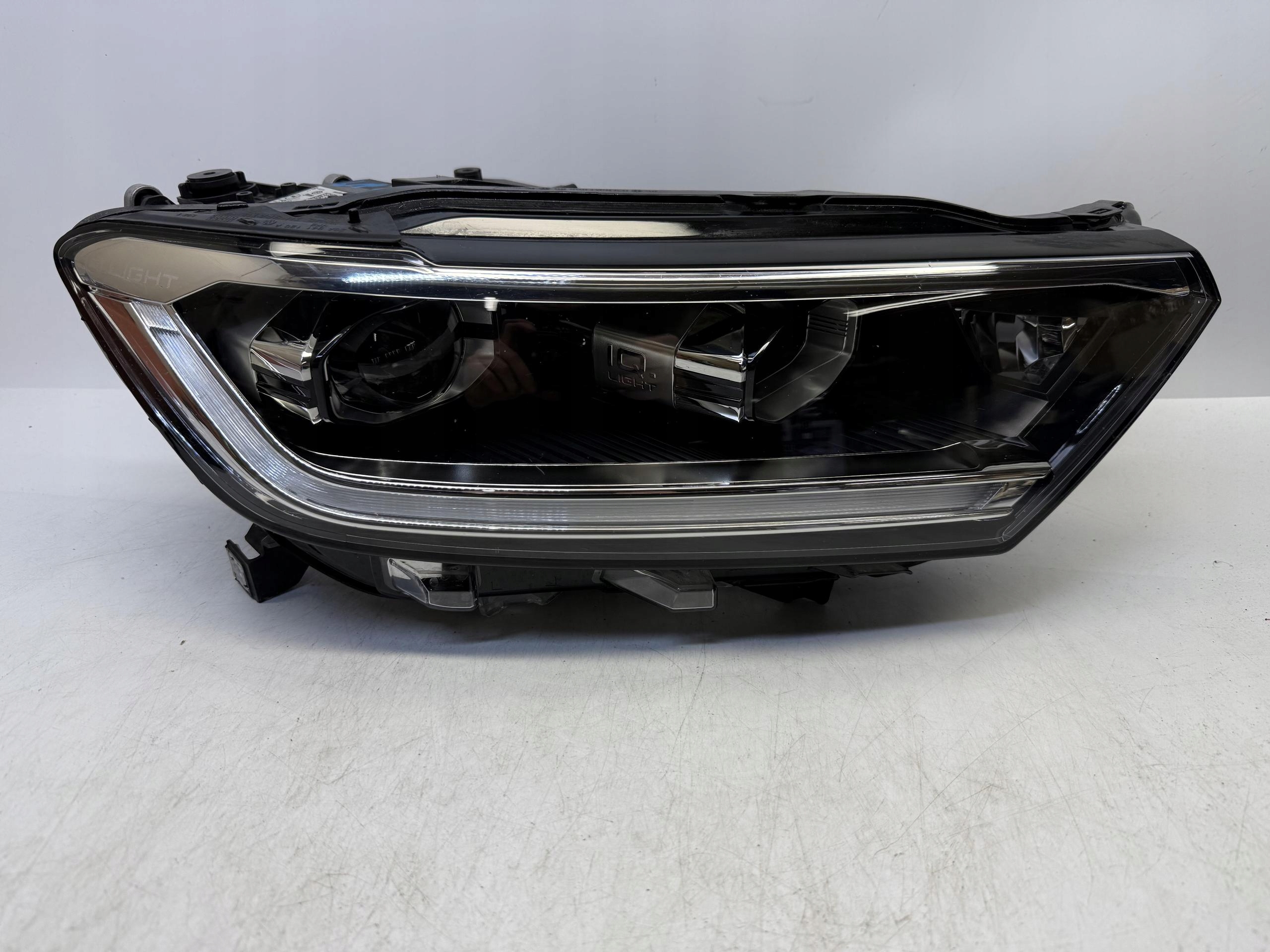 VW T-ROC REFLEKTOR LAMPA PRAWY PRZÓD PRZEDNIA LED IQ.LIGHT 2GA941036AT